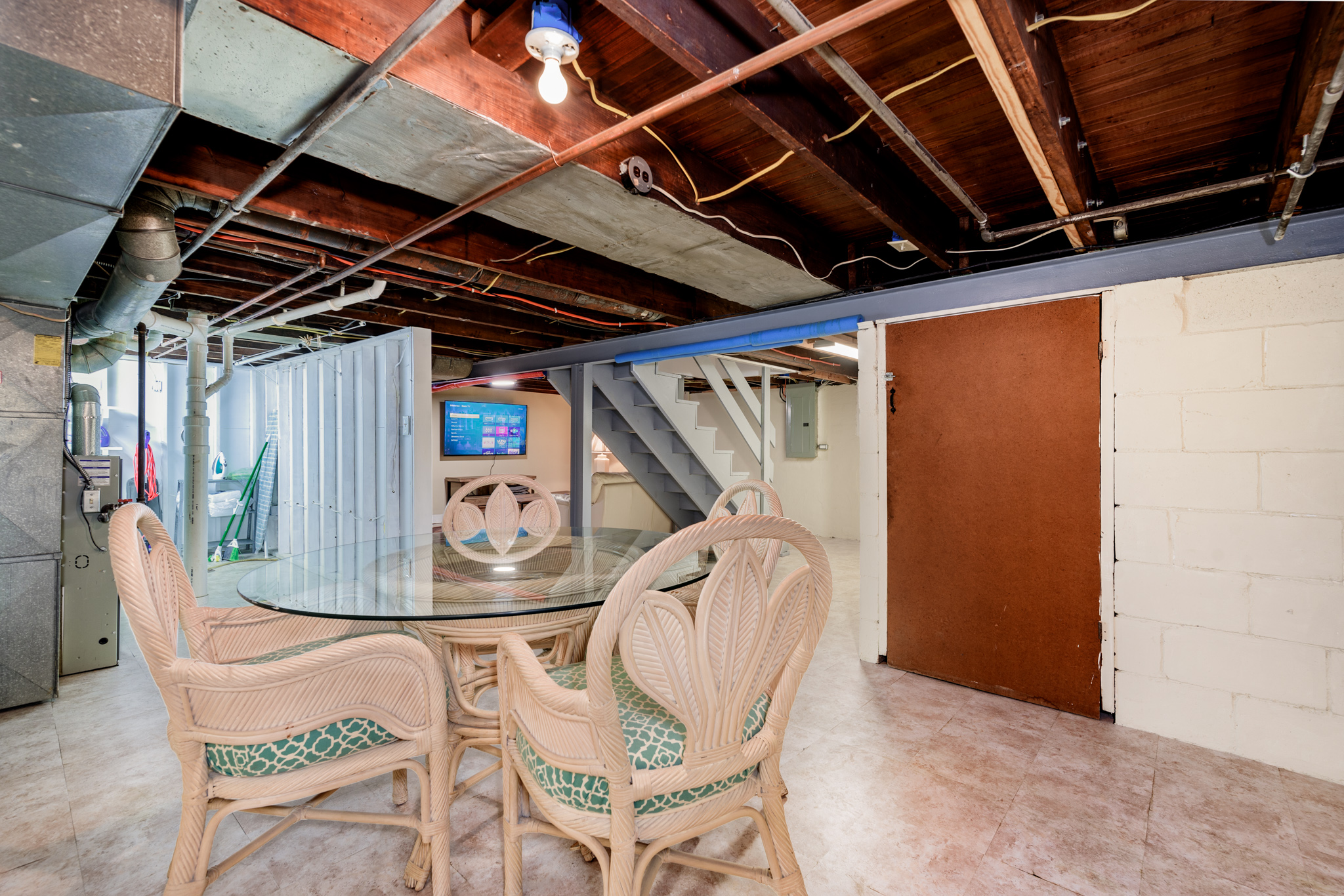 3 Bedrooms Bedrooms, ,1 BathroomBathrooms,Woodford Rentals,For Rent,1323