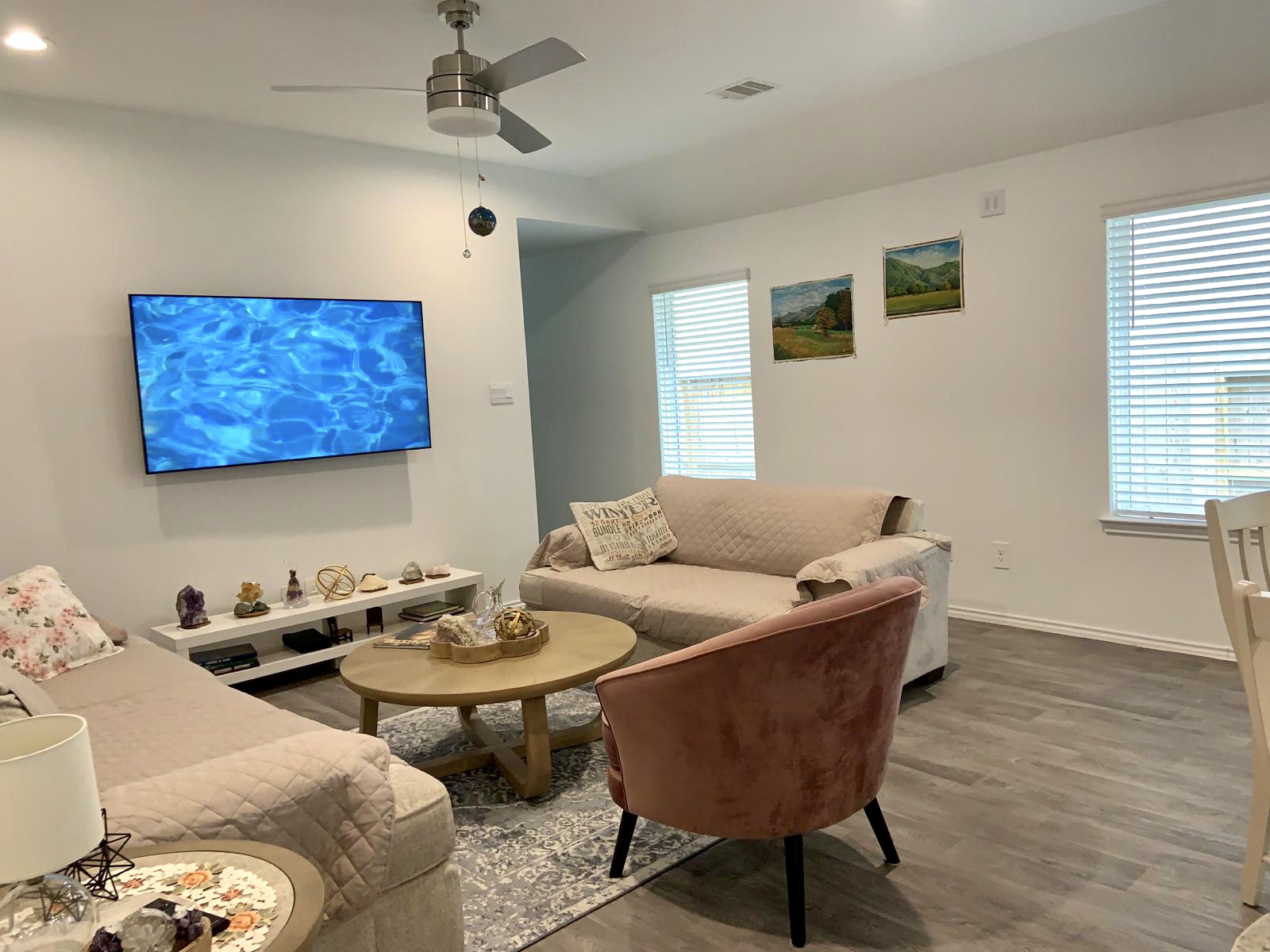 1 Bedroom Bedrooms, ,1 BathroomBathrooms,Woodford Rentals,For Rent,1324