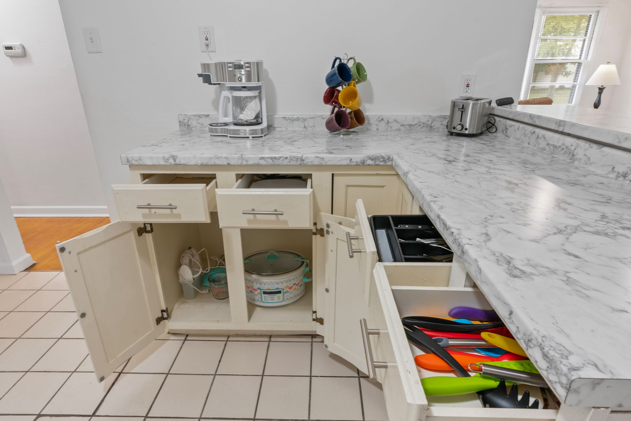 5 Bedrooms Bedrooms, ,2 BathroomsBathrooms,Woodford Rentals,For Rent,1325