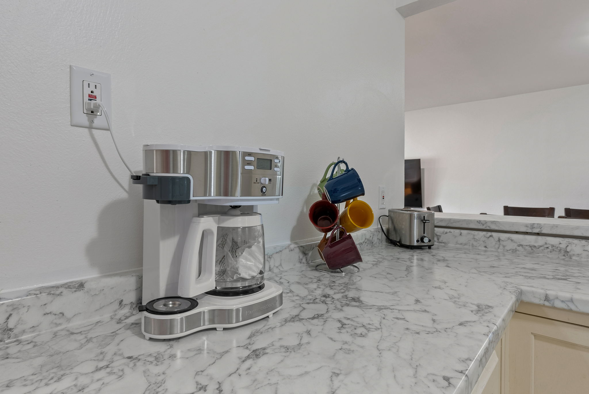 5 Bedrooms Bedrooms, ,2 BathroomsBathrooms,Woodford Rentals,For Rent,1325
