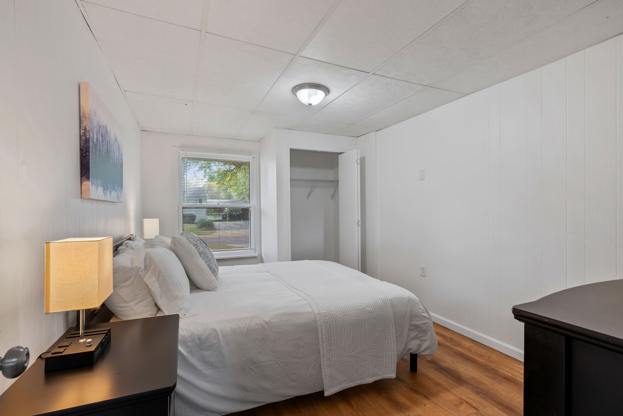 5 Bedrooms Bedrooms, ,2 BathroomsBathrooms,Woodford Rentals,For Rent,1325