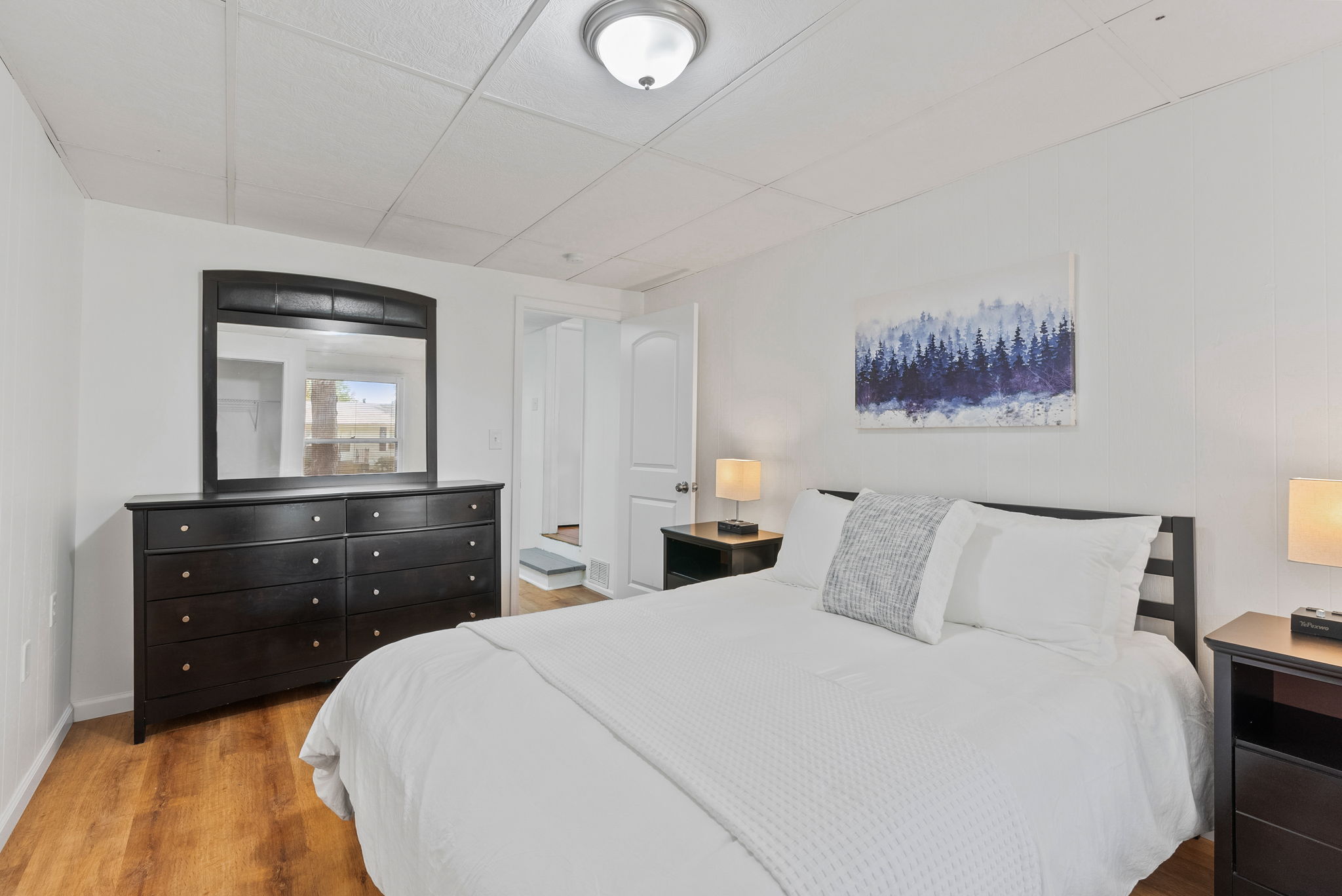 5 Bedrooms Bedrooms, ,2 BathroomsBathrooms,Woodford Rentals,For Rent,1325