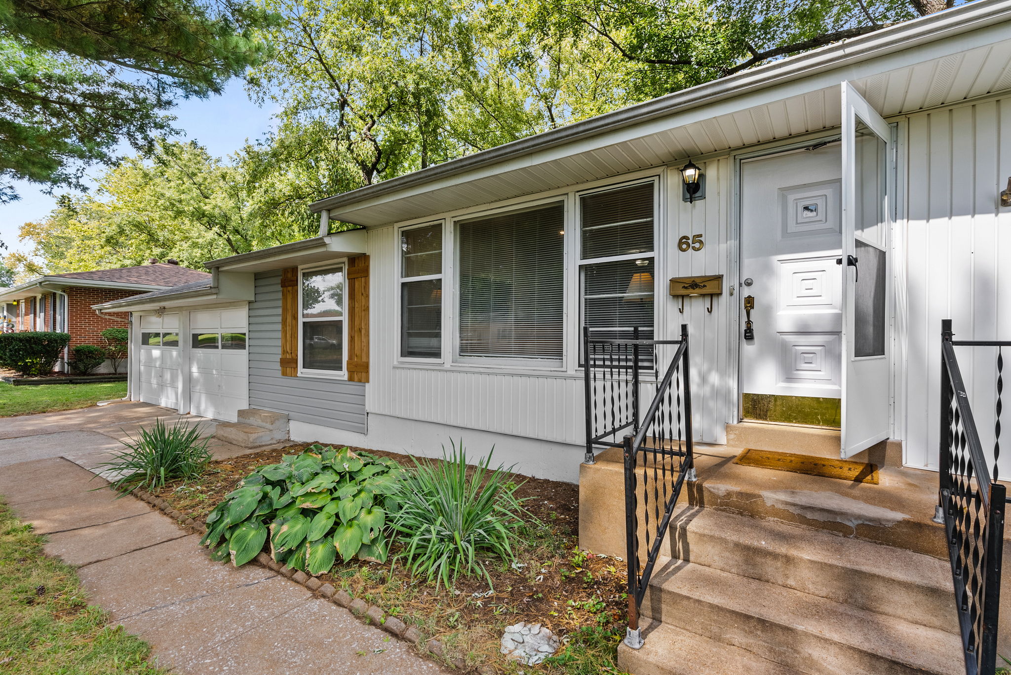 5 Bedrooms Bedrooms, ,2 BathroomsBathrooms,Woodford Rentals,For Rent,1325