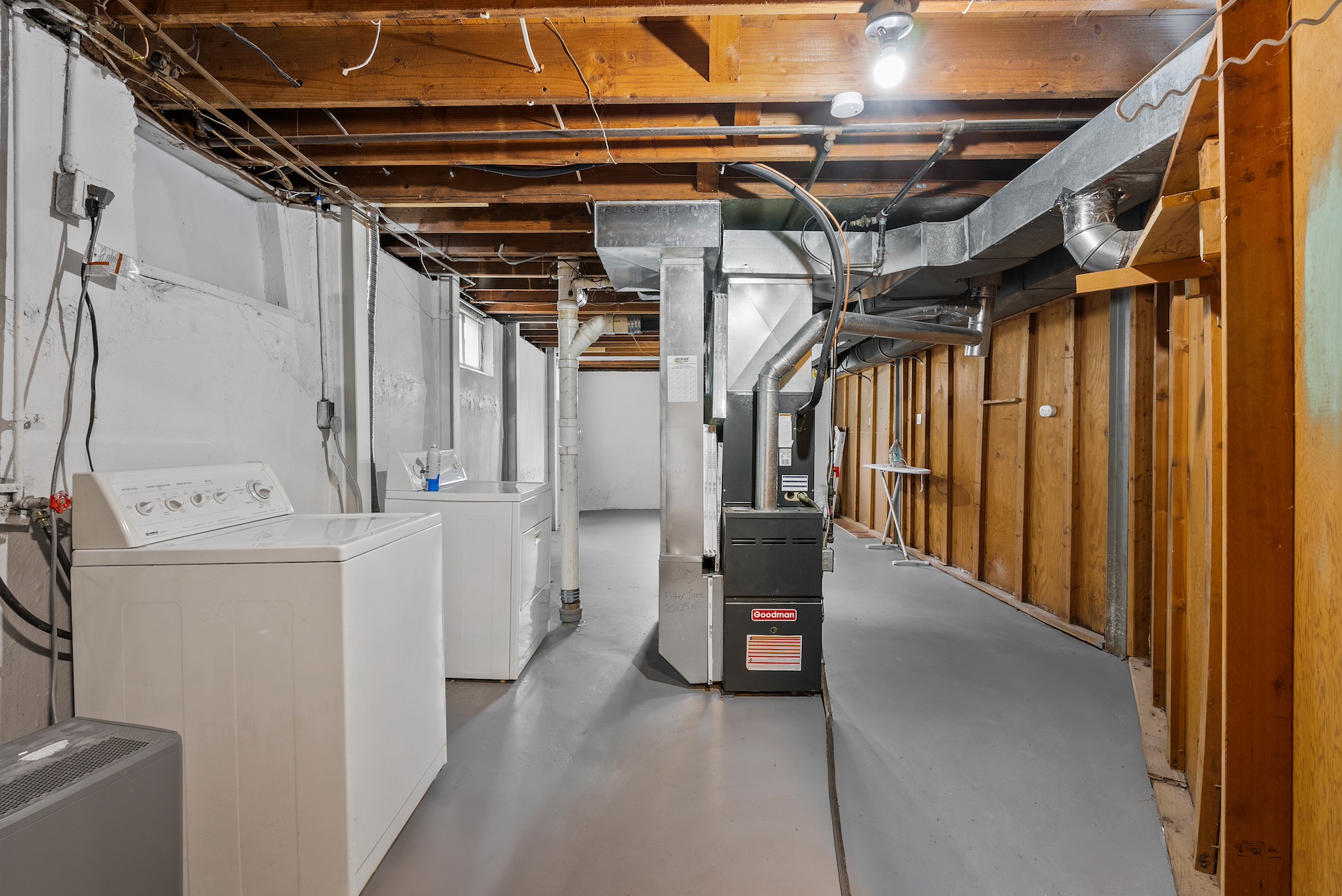 5 Bedrooms Bedrooms, ,2 BathroomsBathrooms,Woodford Rentals,For Rent,1325