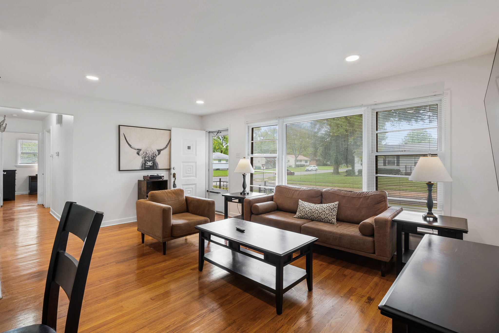 5 Bedrooms Bedrooms, ,2 BathroomsBathrooms,Woodford Rentals,For Rent,1325