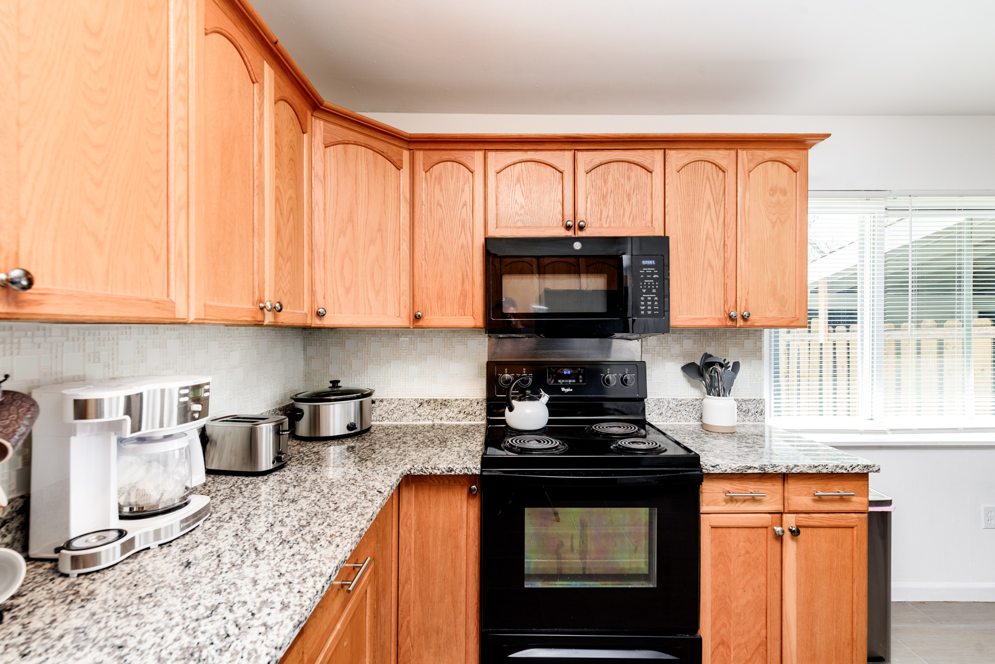 4 Bedrooms Bedrooms, ,1 BathroomBathrooms,Woodford Rentals,For Rent,1326