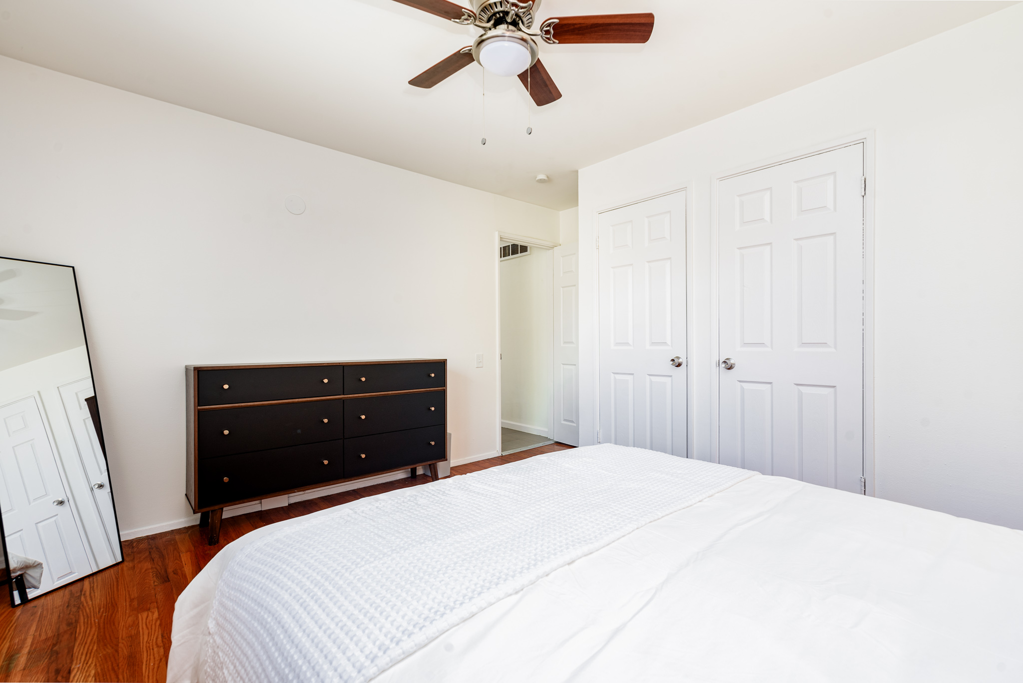 4 Bedrooms Bedrooms, ,1 BathroomBathrooms,Woodford Rentals,For Rent,1326