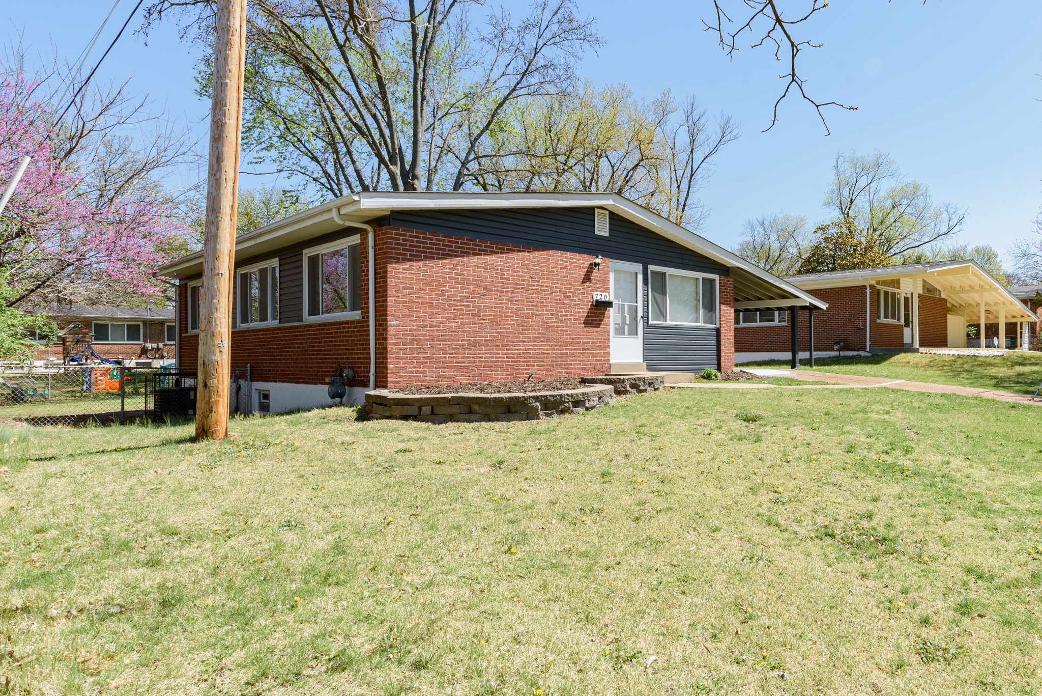 4 Bedrooms Bedrooms, ,1 BathroomBathrooms,Woodford Rentals,For Rent,1326