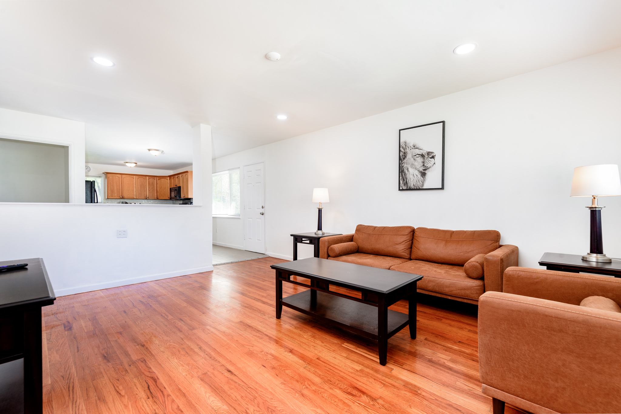 4 Bedrooms Bedrooms, ,1 BathroomBathrooms,Woodford Rentals,For Rent,1326