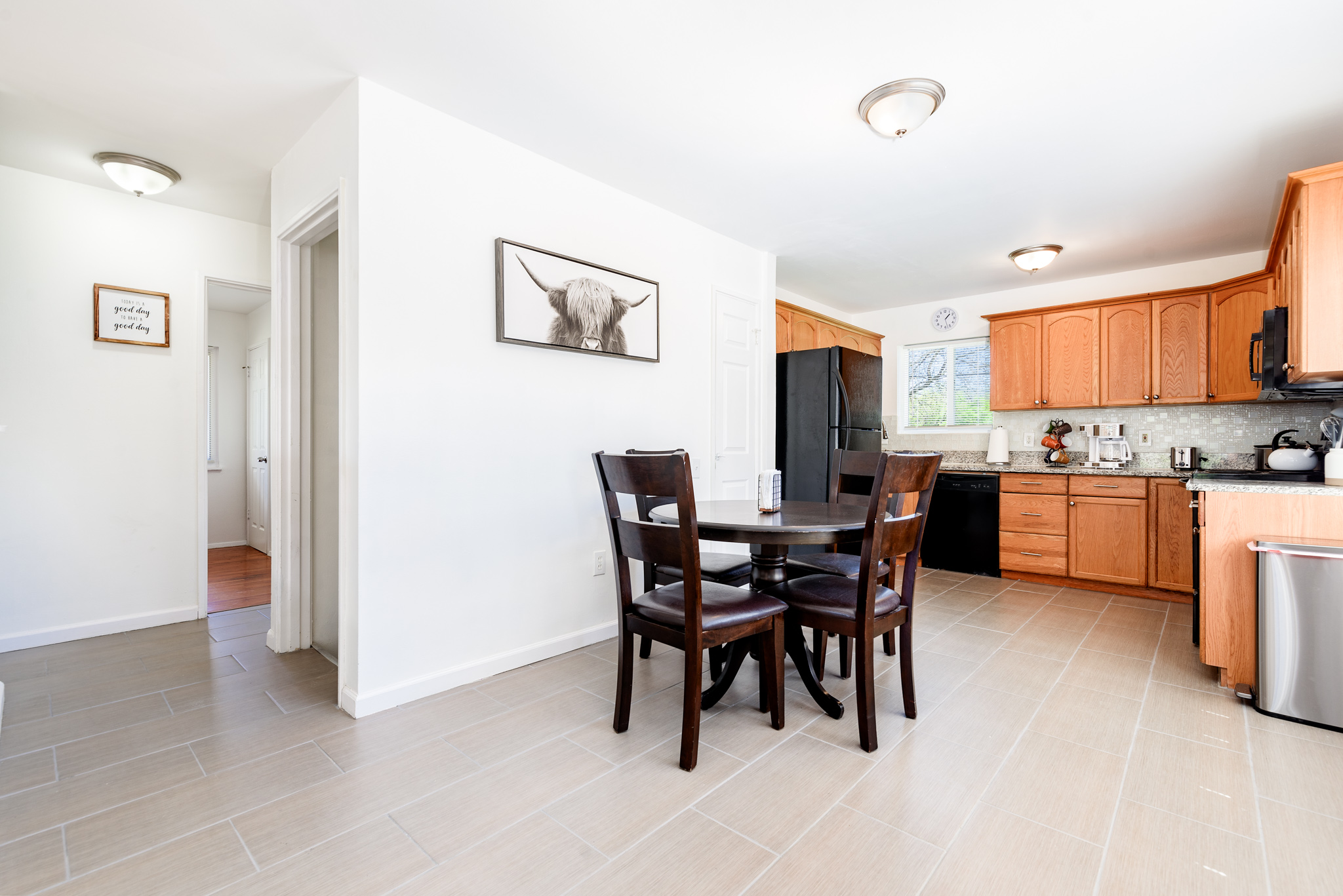 4 Bedrooms Bedrooms, ,1 BathroomBathrooms,Woodford Rentals,For Rent,1326