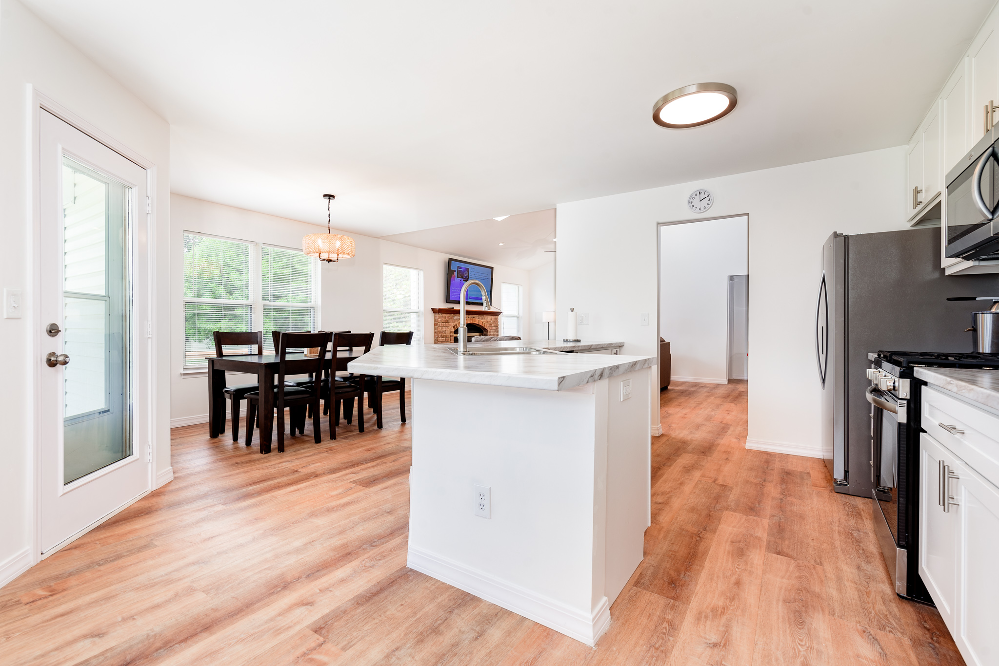 5 Bedrooms Bedrooms, ,2 BathroomsBathrooms,Woodford Rentals,For Rent,1327