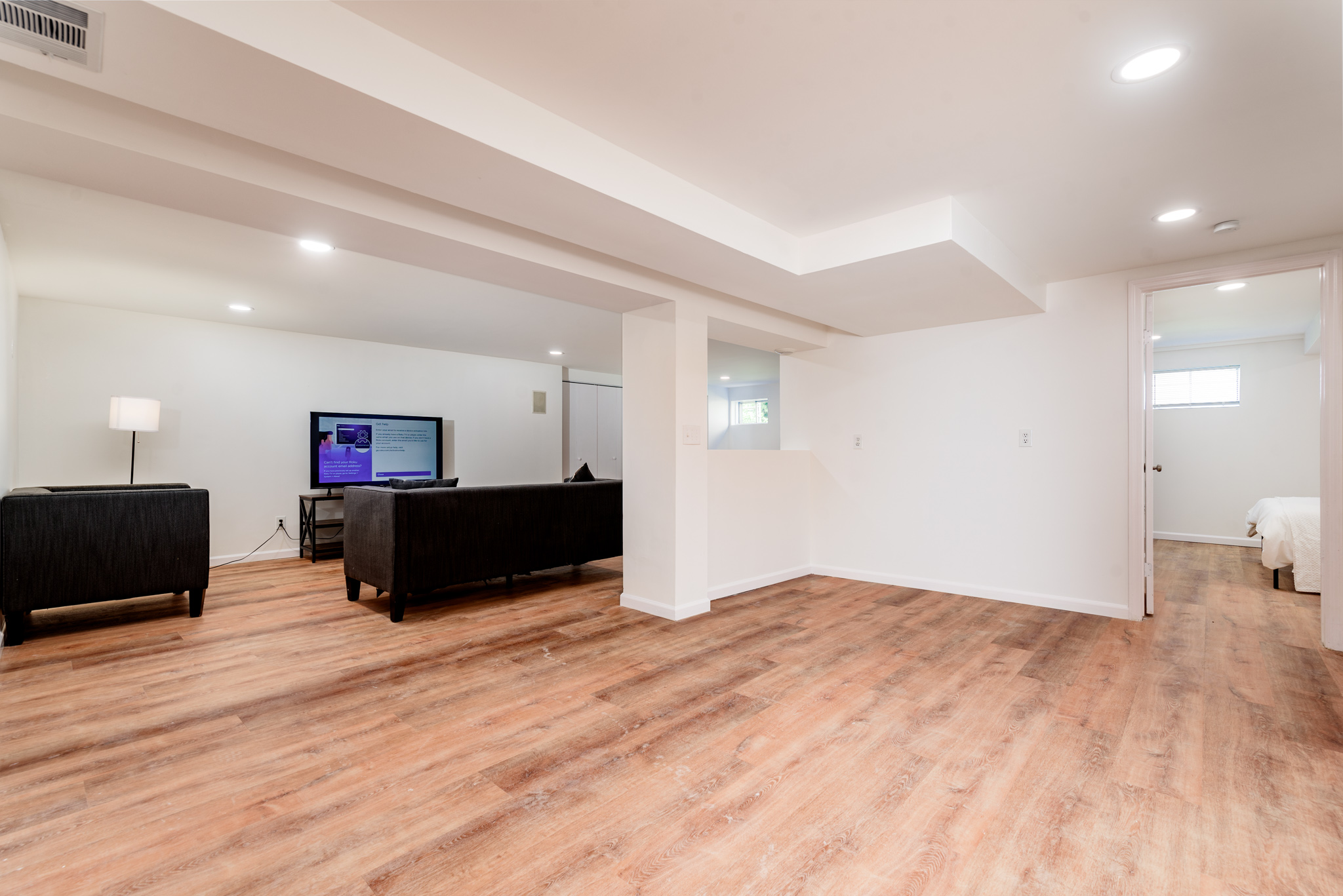 5 Bedrooms Bedrooms, ,2 BathroomsBathrooms,Woodford Rentals,For Rent,1327