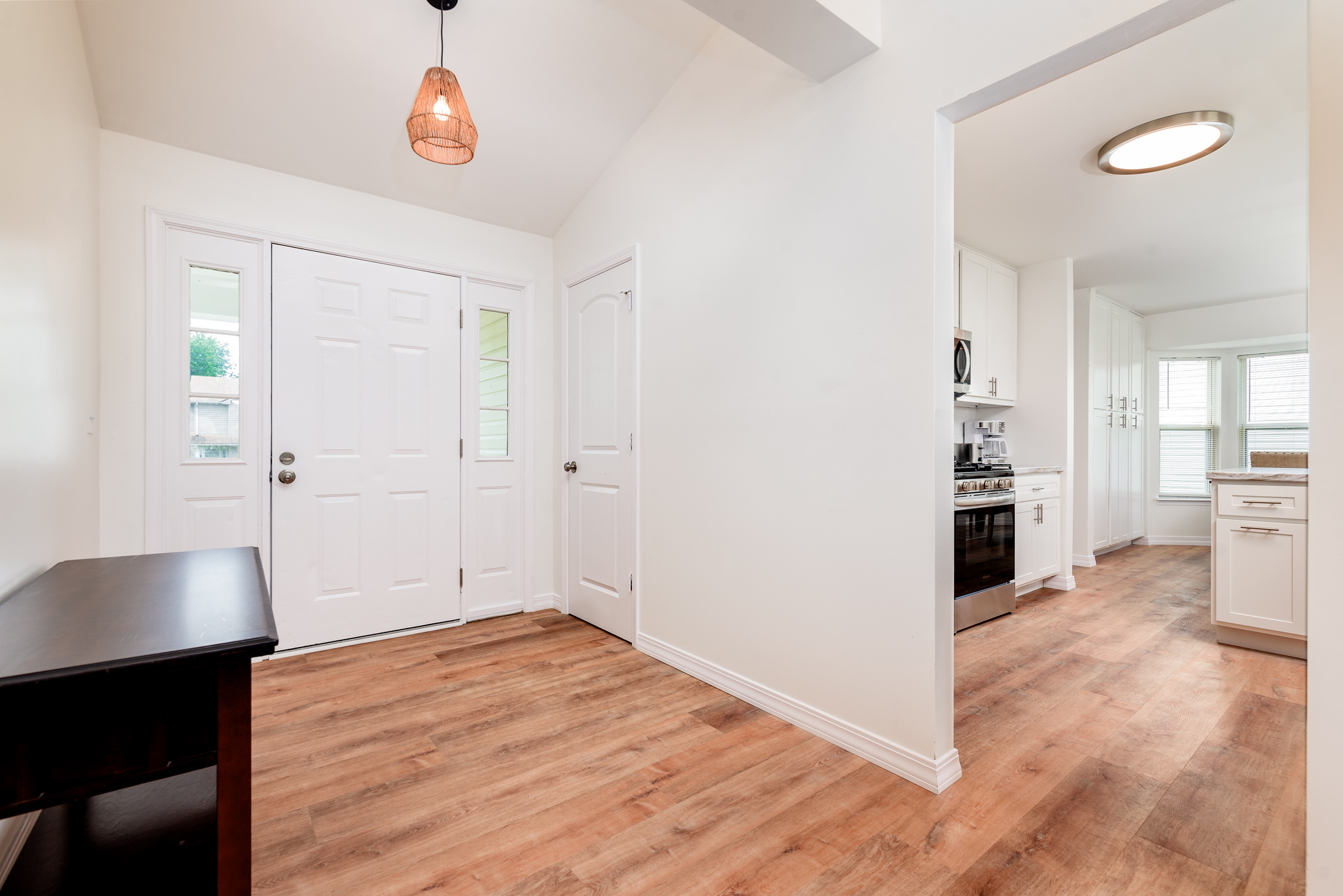 5 Bedrooms Bedrooms, ,2 BathroomsBathrooms,Woodford Rentals,For Rent,1327