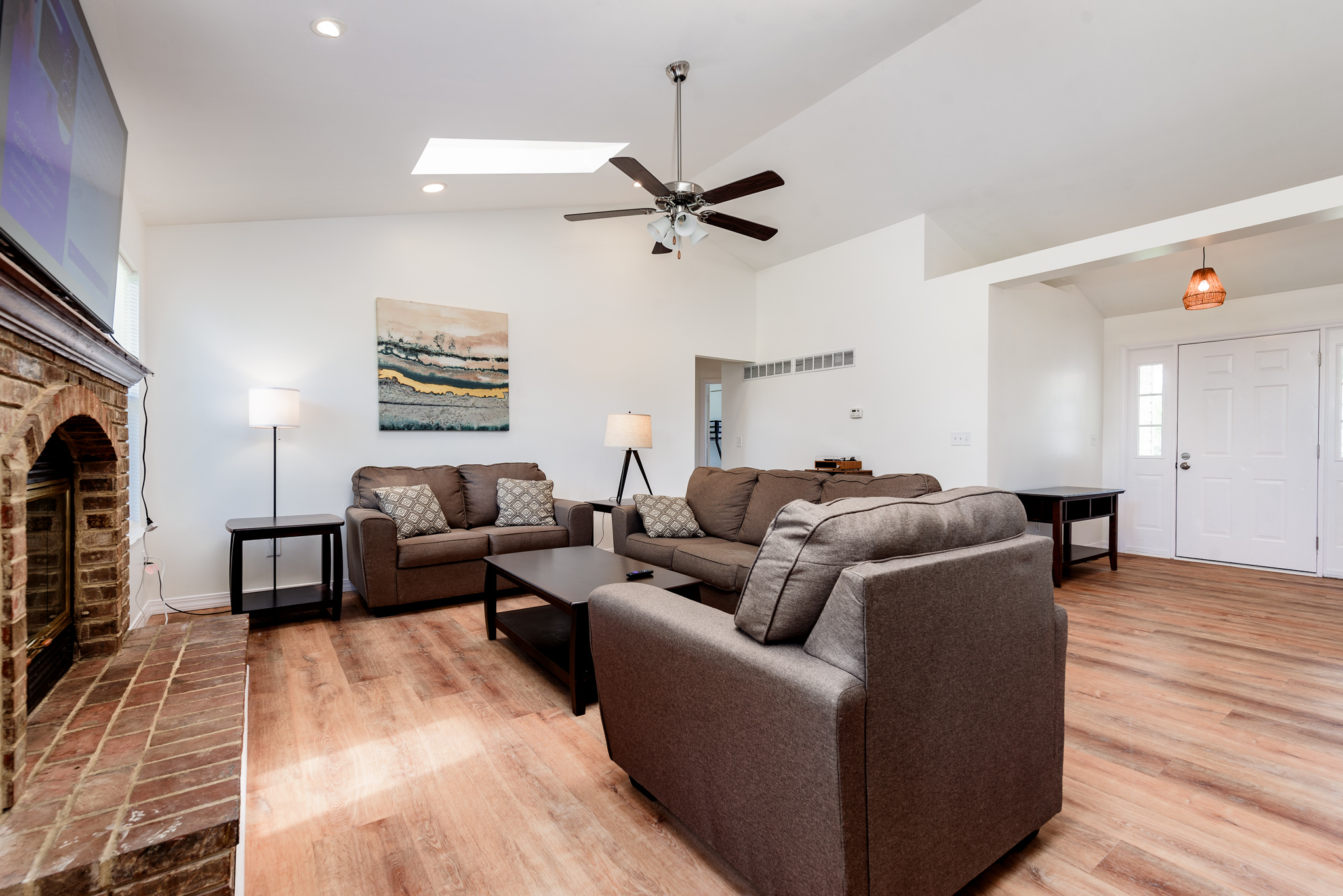 5 Bedrooms Bedrooms, ,2 BathroomsBathrooms,Woodford Rentals,For Rent,1327
