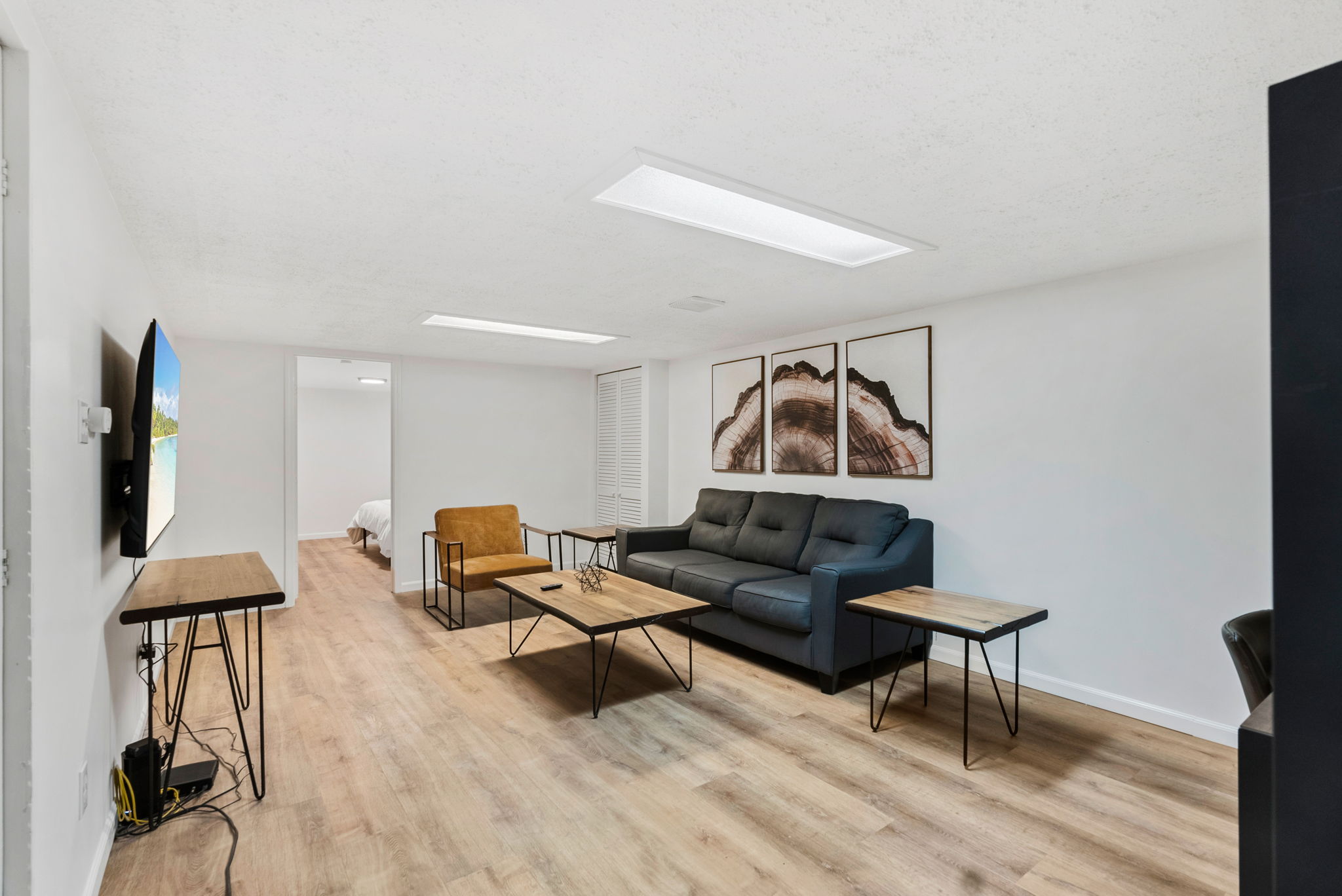 4 Bedrooms Bedrooms, ,2 BathroomsBathrooms,Woodford Rentals,For Rent,1331
