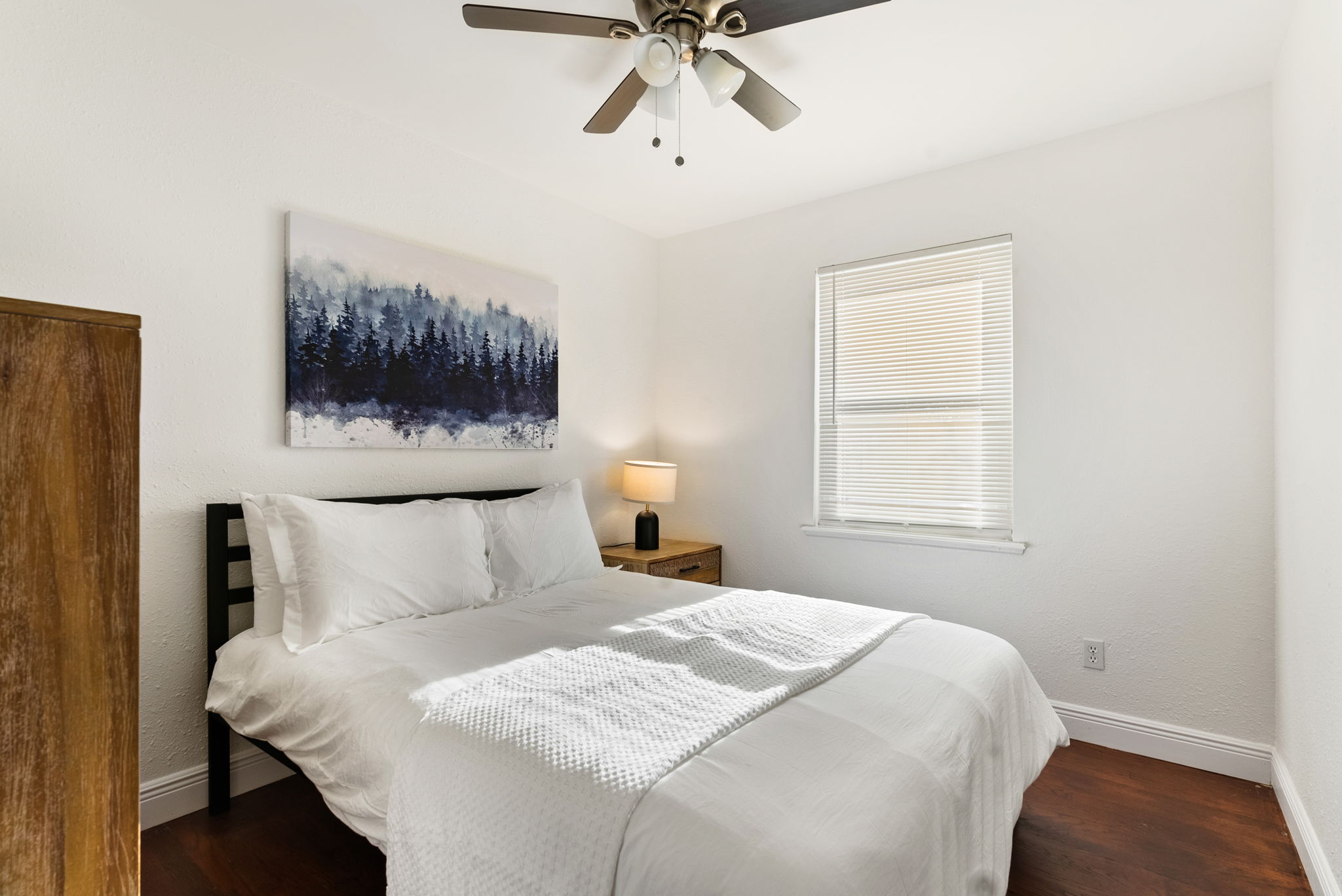 4 Bedrooms Bedrooms, ,2 BathroomsBathrooms,Woodford Rentals,For Rent,1331
