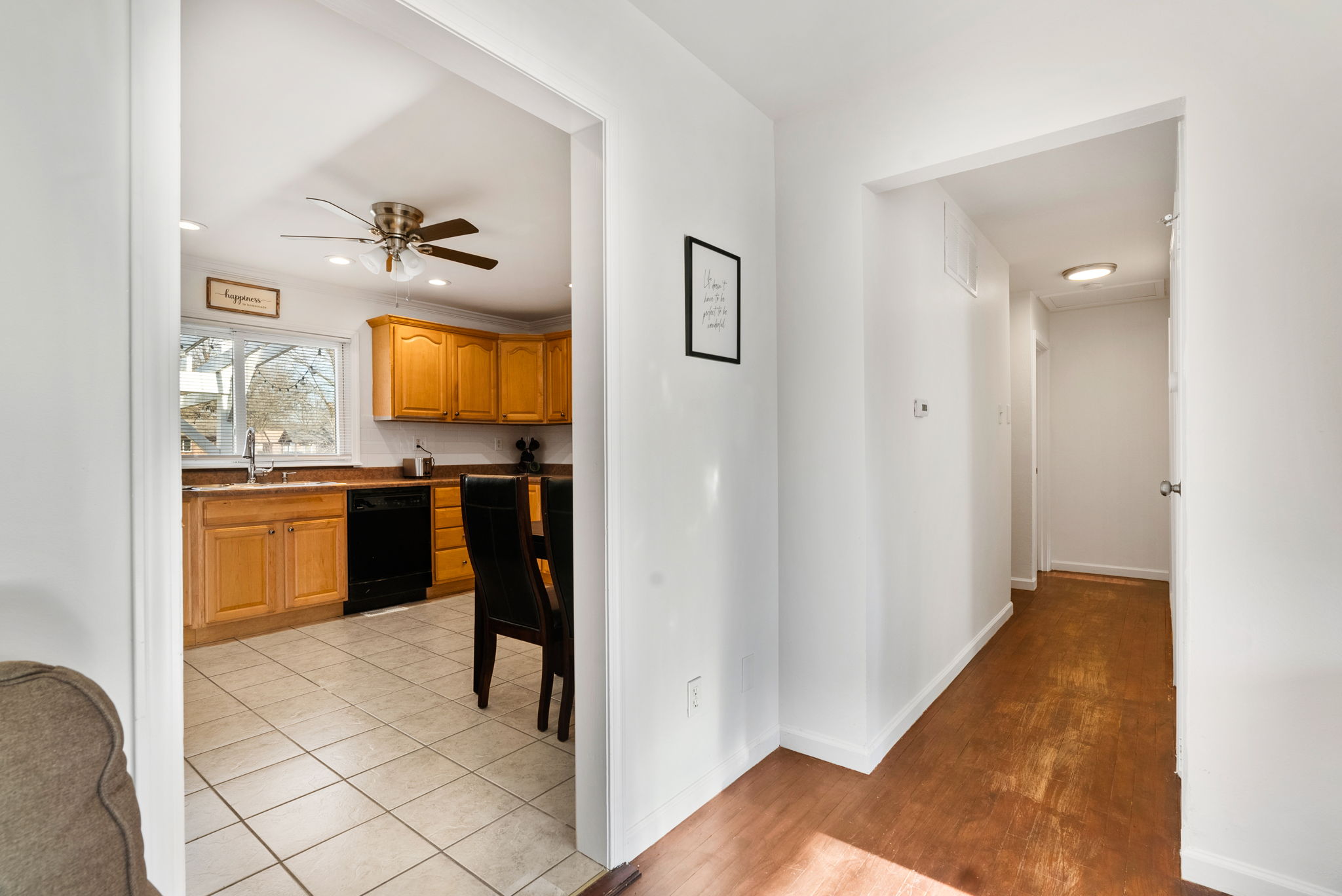 4 Bedrooms Bedrooms, ,2 BathroomsBathrooms,Woodford Rentals,For Rent,1331