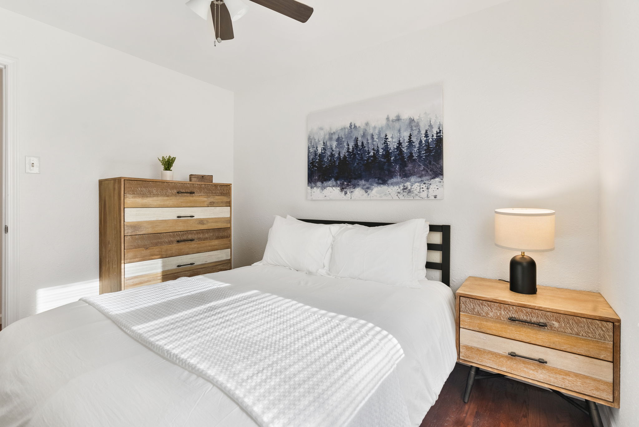 4 Bedrooms Bedrooms, ,2 BathroomsBathrooms,Woodford Rentals,For Rent,1331