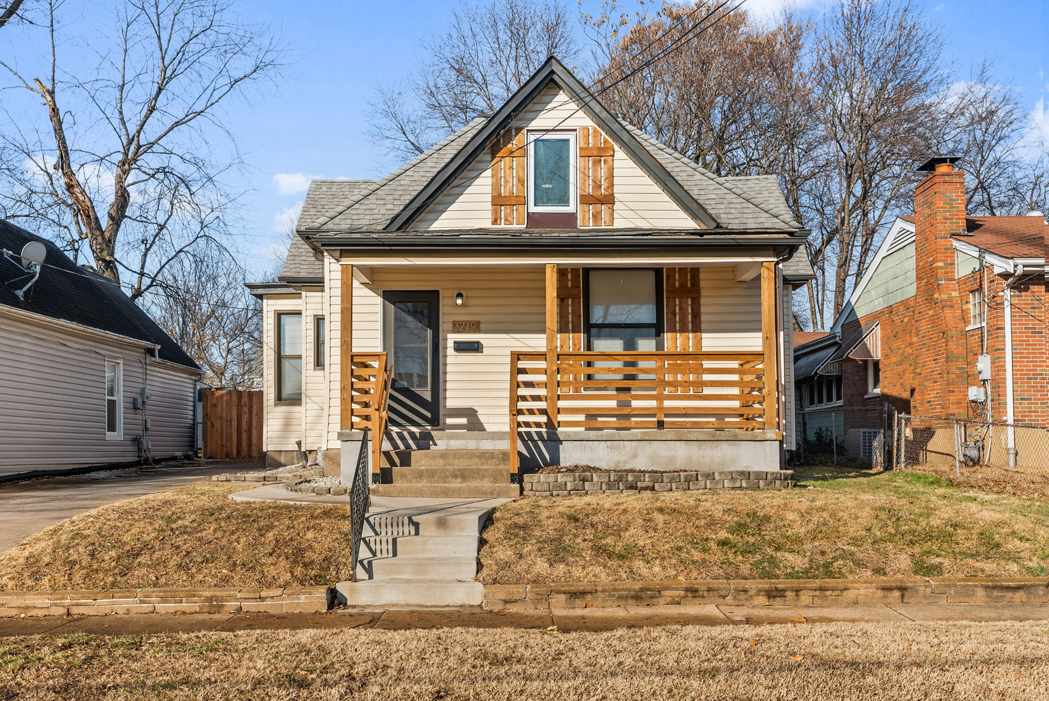 4 Bedrooms Bedrooms, ,2 BathroomsBathrooms,Woodford Rentals,For Rent,1333