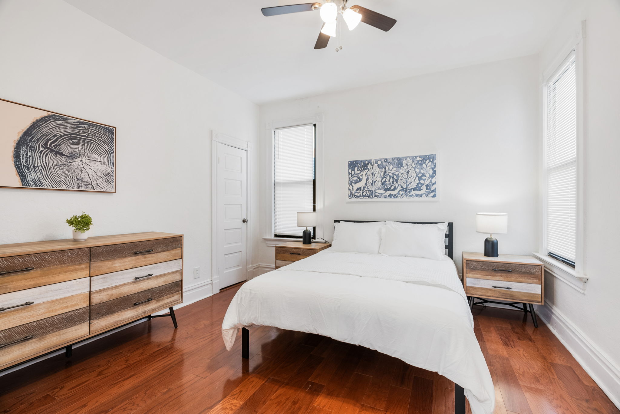 4 Bedrooms Bedrooms, ,2 BathroomsBathrooms,Woodford Rentals,For Rent,1333
