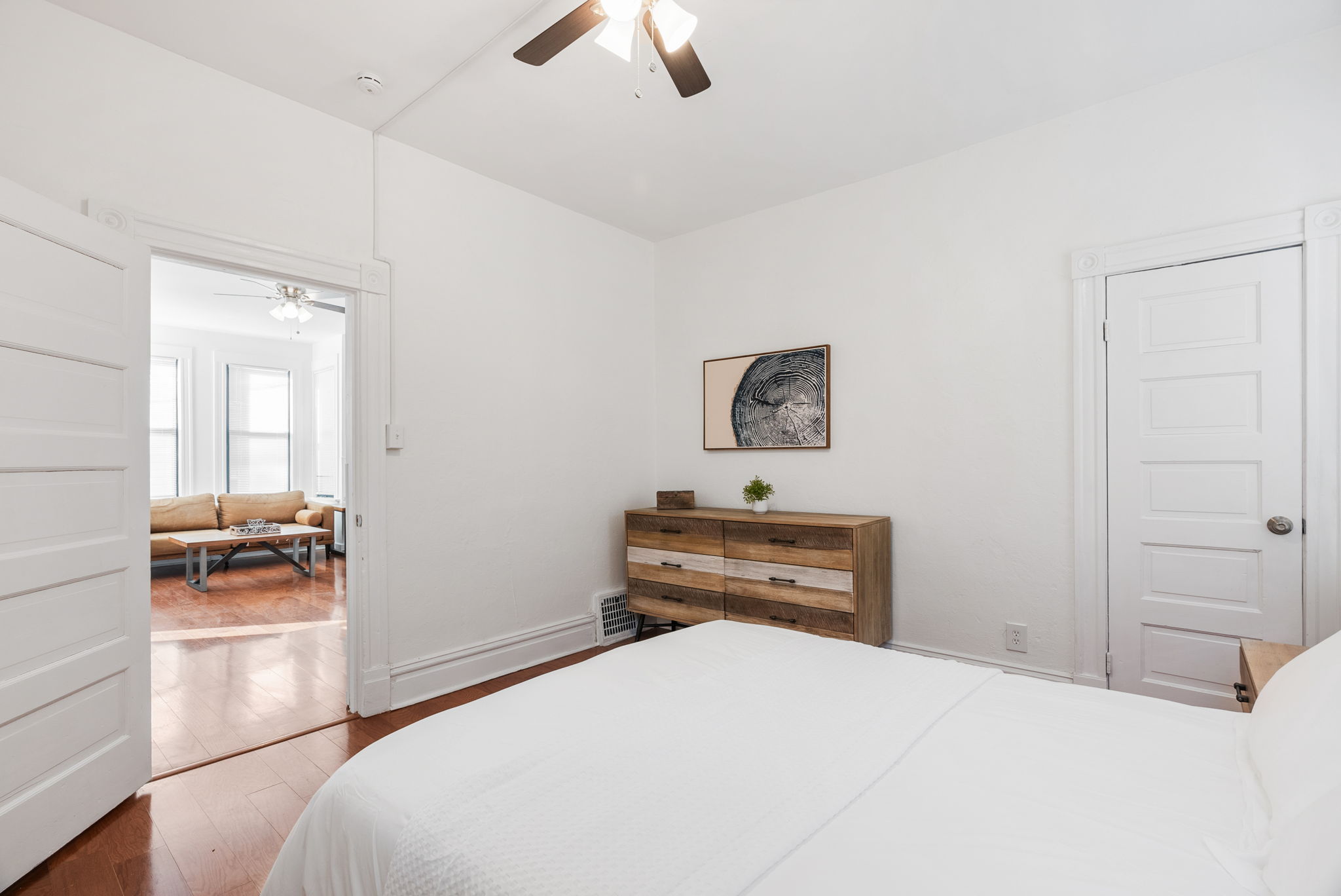 4 Bedrooms Bedrooms, ,2 BathroomsBathrooms,Woodford Rentals,For Rent,1333