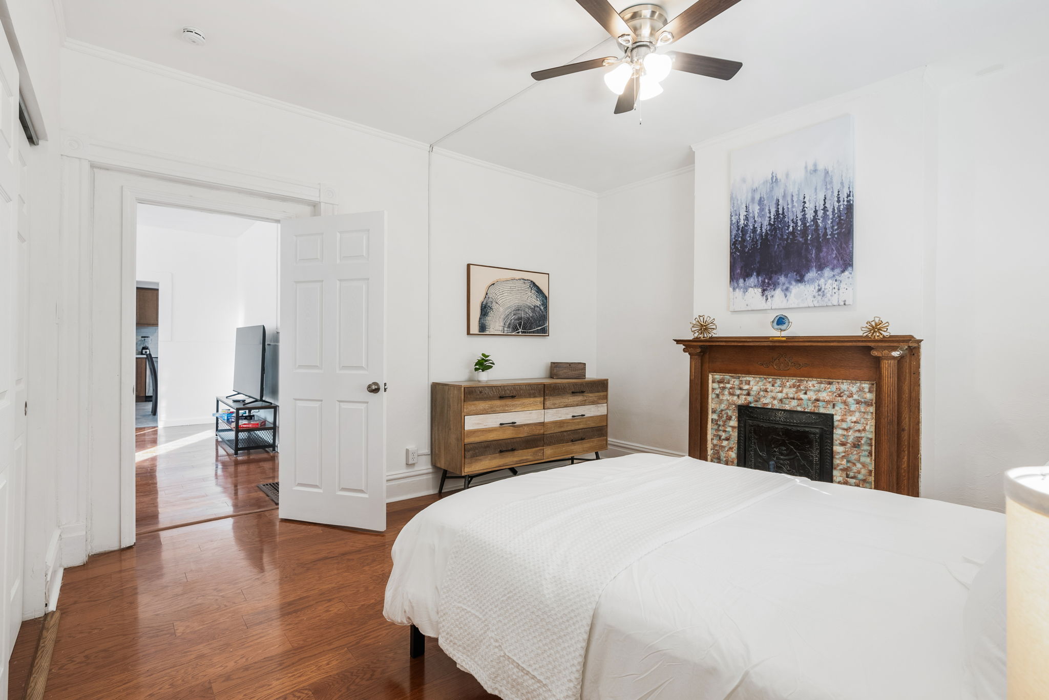 4 Bedrooms Bedrooms, ,2 BathroomsBathrooms,Woodford Rentals,For Rent,1333