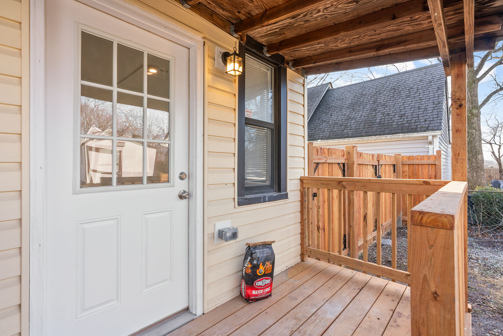 4 Bedrooms Bedrooms, ,2 BathroomsBathrooms,Woodford Rentals,For Rent,1333