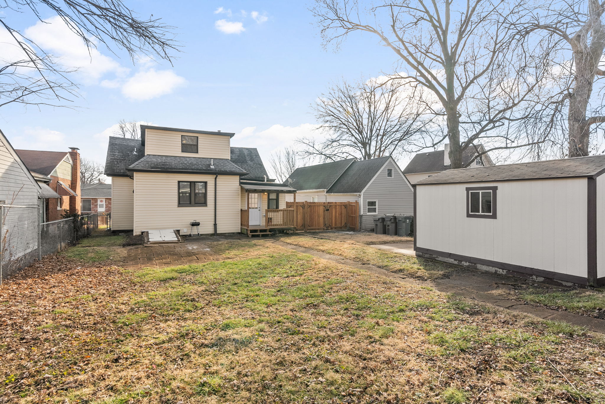 4 Bedrooms Bedrooms, ,2 BathroomsBathrooms,Woodford Rentals,For Rent,1333