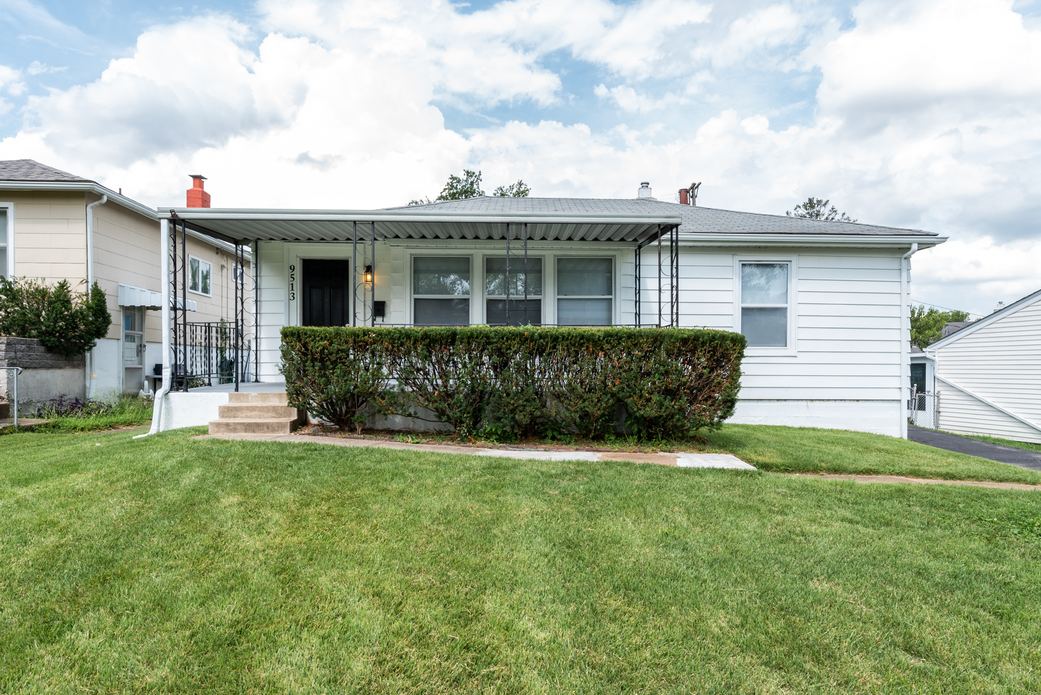 4 Bedrooms Bedrooms, ,1.5 BathroomsBathrooms,Woodford Rentals,For Rent,1334