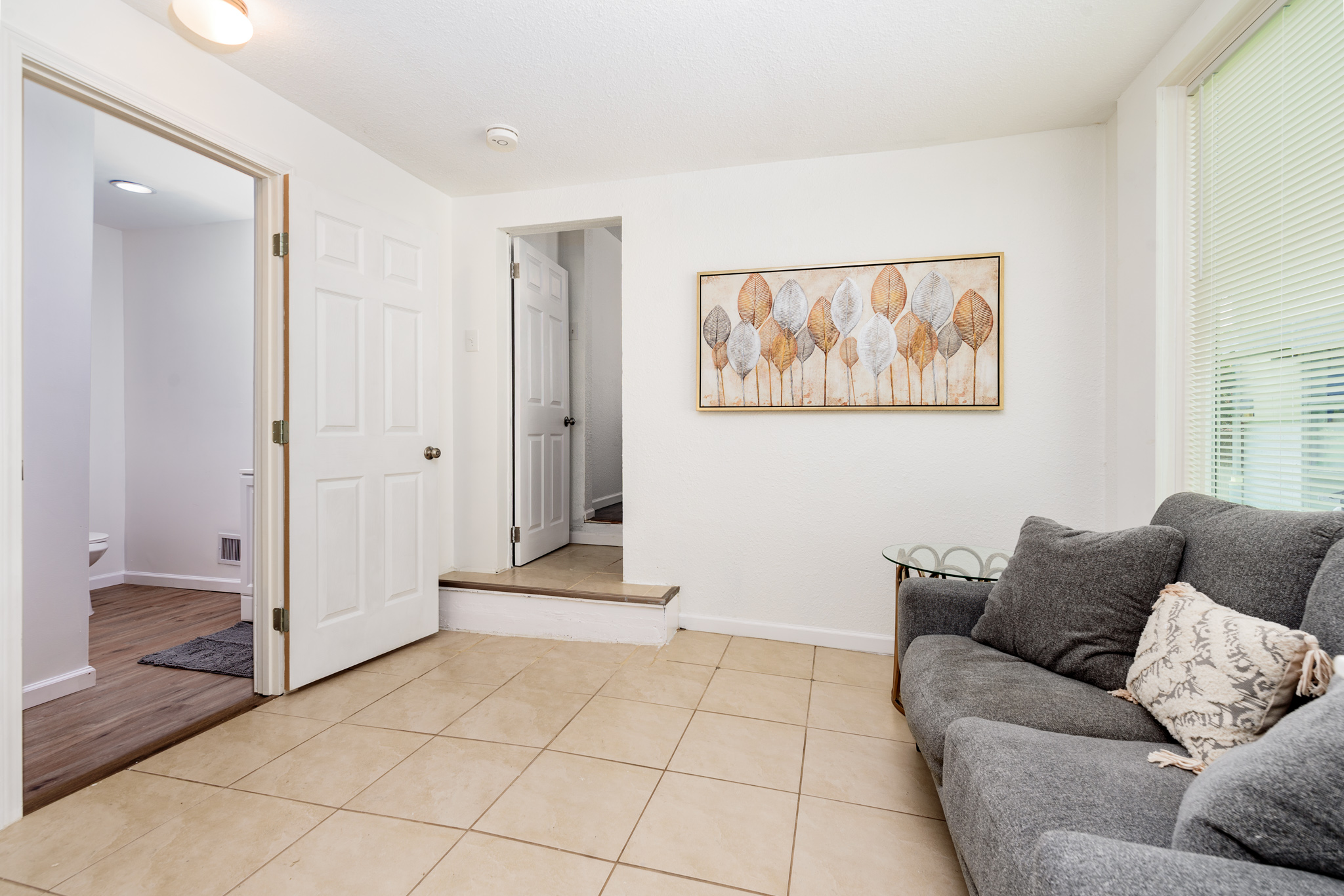 4 Bedrooms Bedrooms, ,1.5 BathroomsBathrooms,Woodford Rentals,For Rent,1334