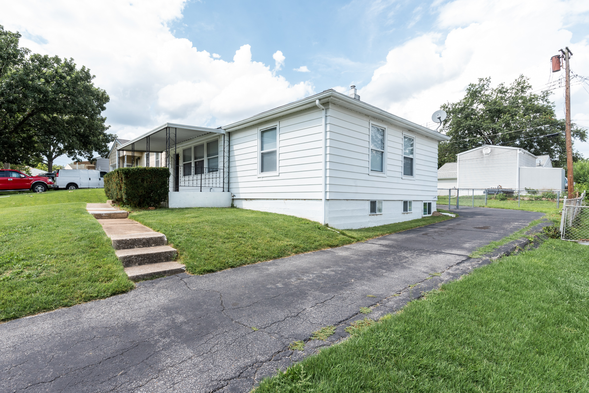 4 Bedrooms Bedrooms, ,1.5 BathroomsBathrooms,Woodford Rentals,For Rent,1334