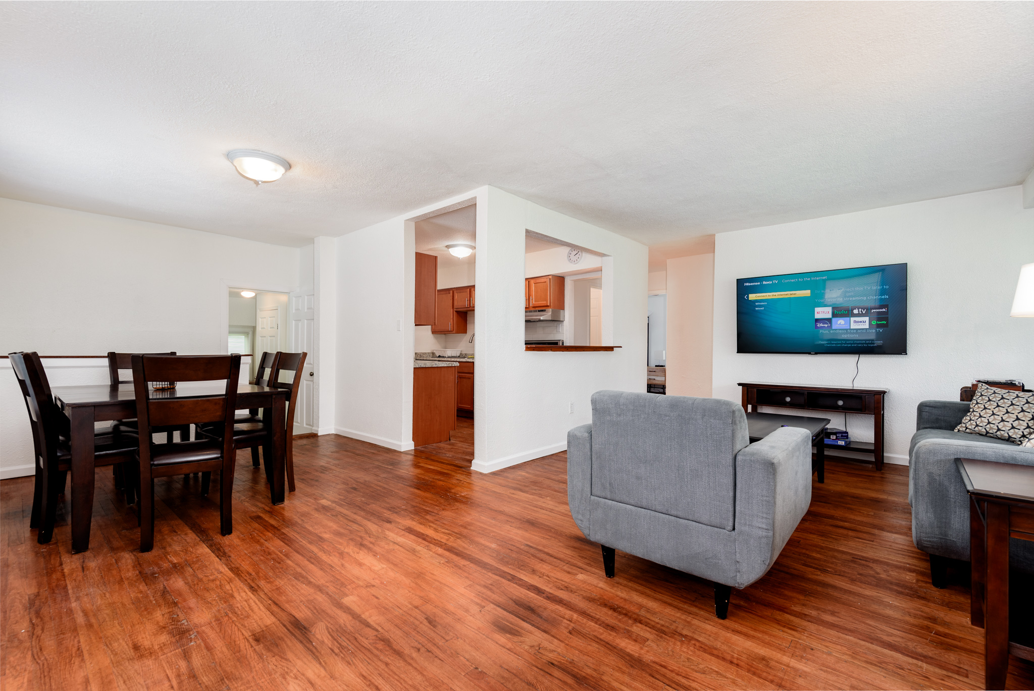 4 Bedrooms Bedrooms, ,1.5 BathroomsBathrooms,Woodford Rentals,For Rent,1334