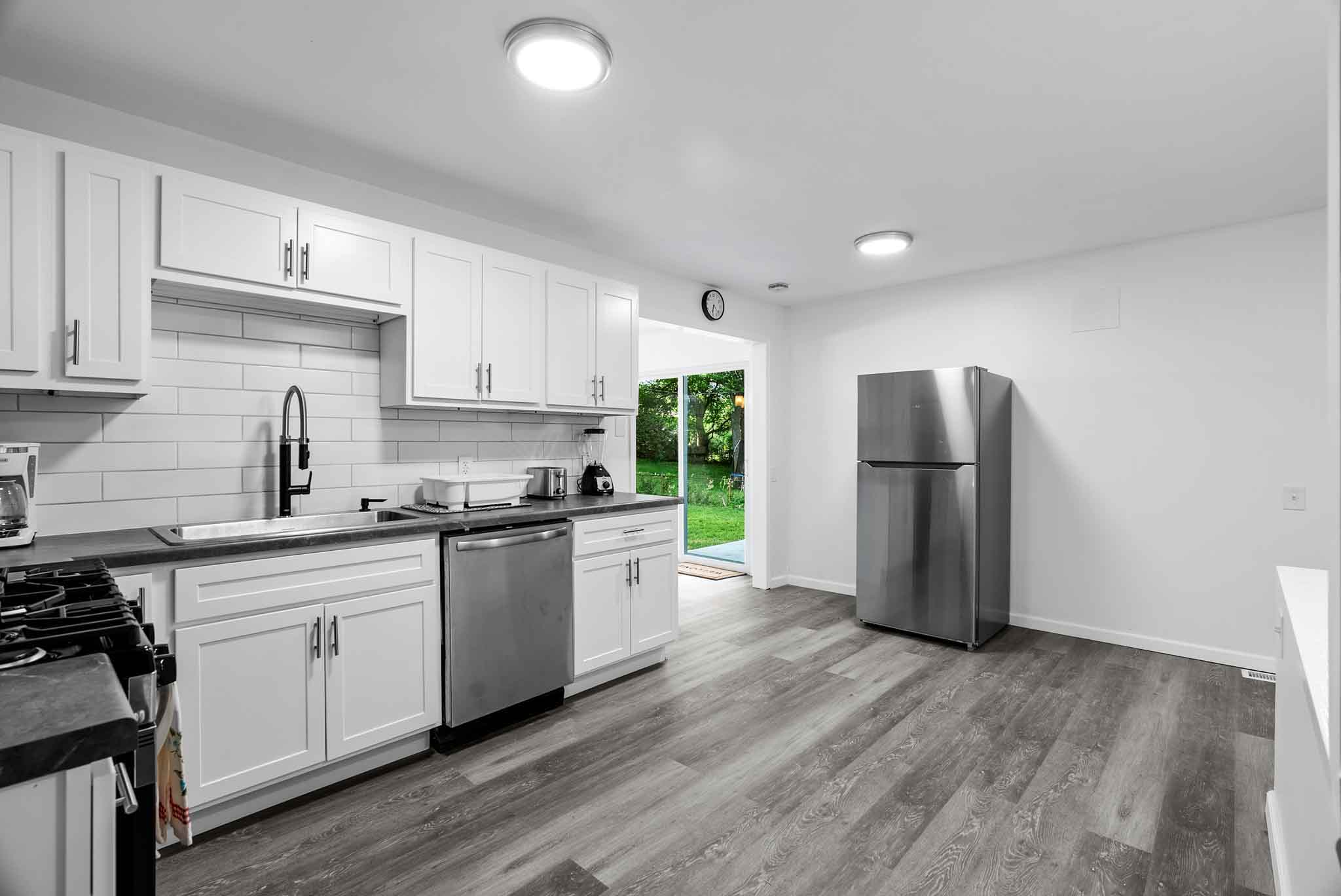 4 Bedrooms Bedrooms, ,2 BathroomsBathrooms,Woodford Rentals,For Rent,1336