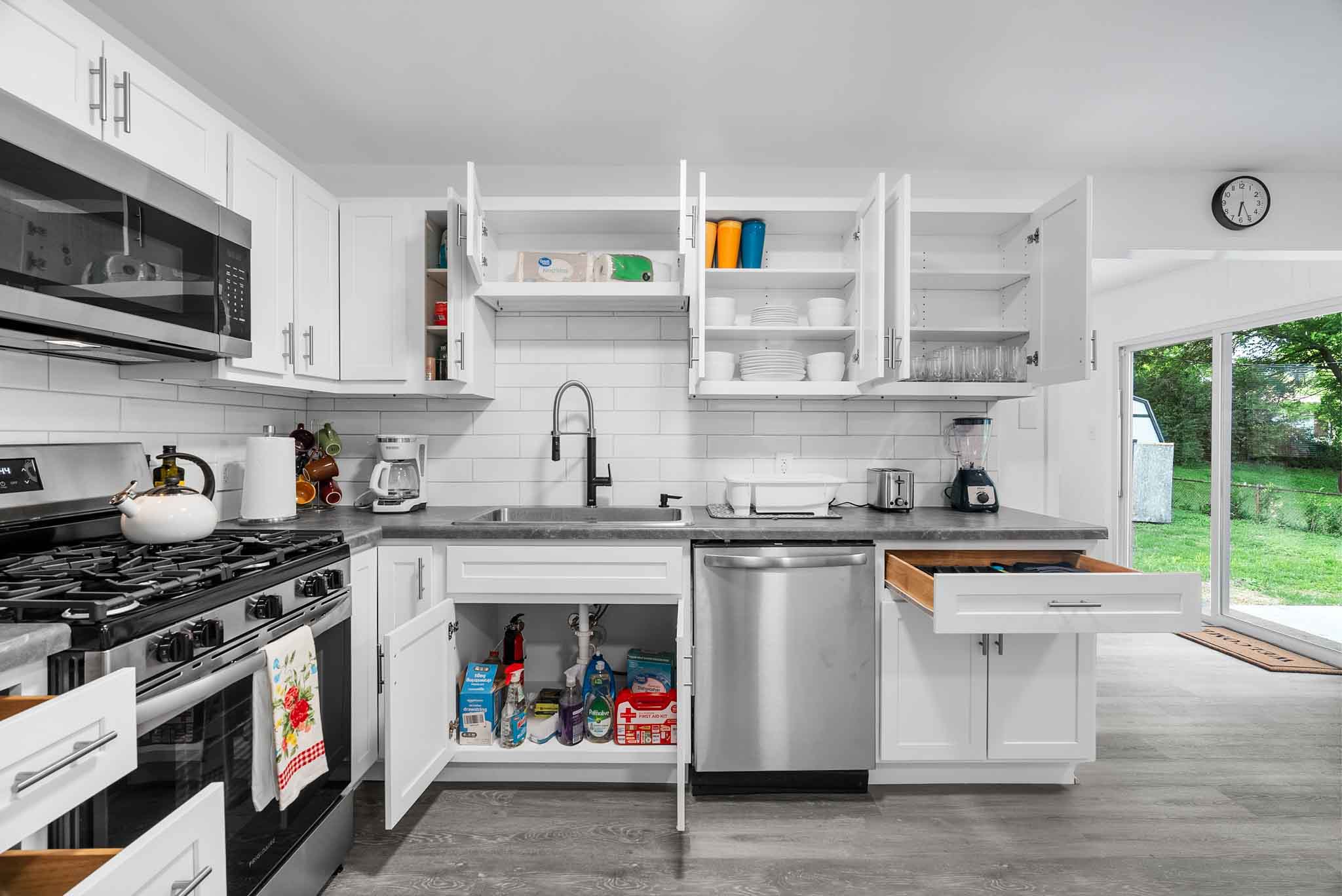 4 Bedrooms Bedrooms, ,2 BathroomsBathrooms,Woodford Rentals,For Rent,1336