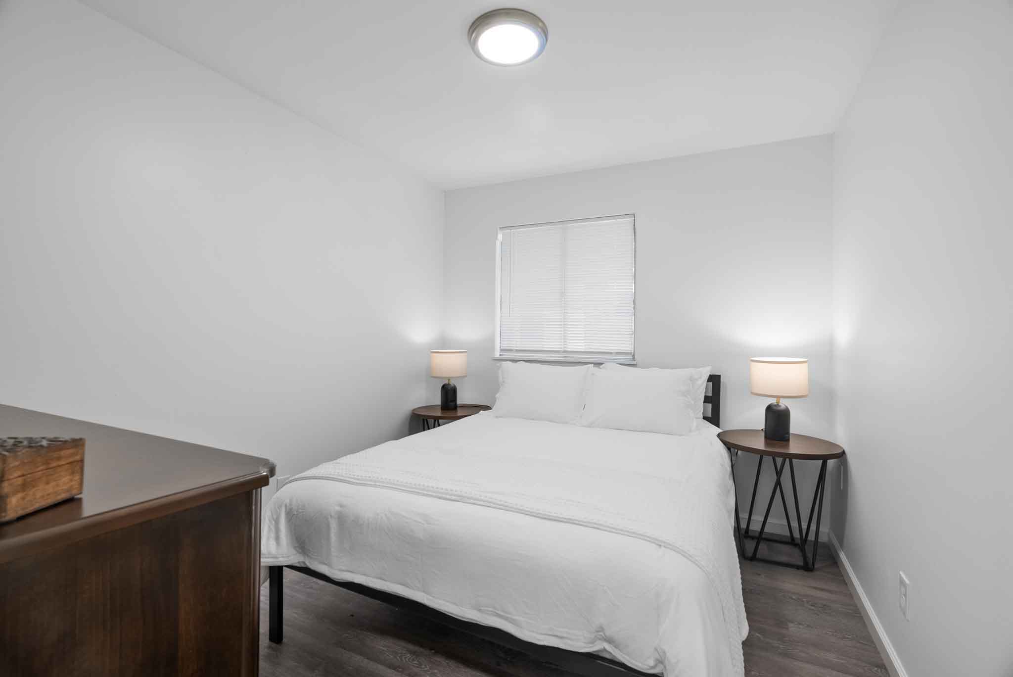 4 Bedrooms Bedrooms, ,2 BathroomsBathrooms,Woodford Rentals,For Rent,1336