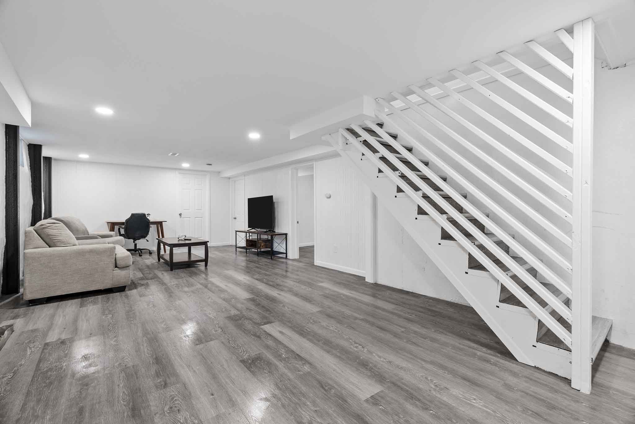 4 Bedrooms Bedrooms, ,2 BathroomsBathrooms,Woodford Rentals,For Rent,1336