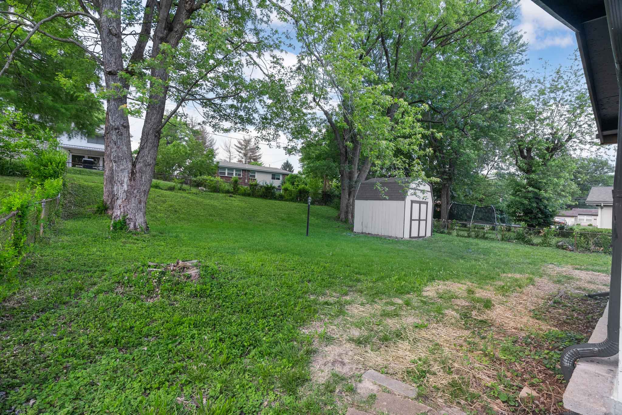 4 Bedrooms Bedrooms, ,2 BathroomsBathrooms,Woodford Rentals,For Rent,1336