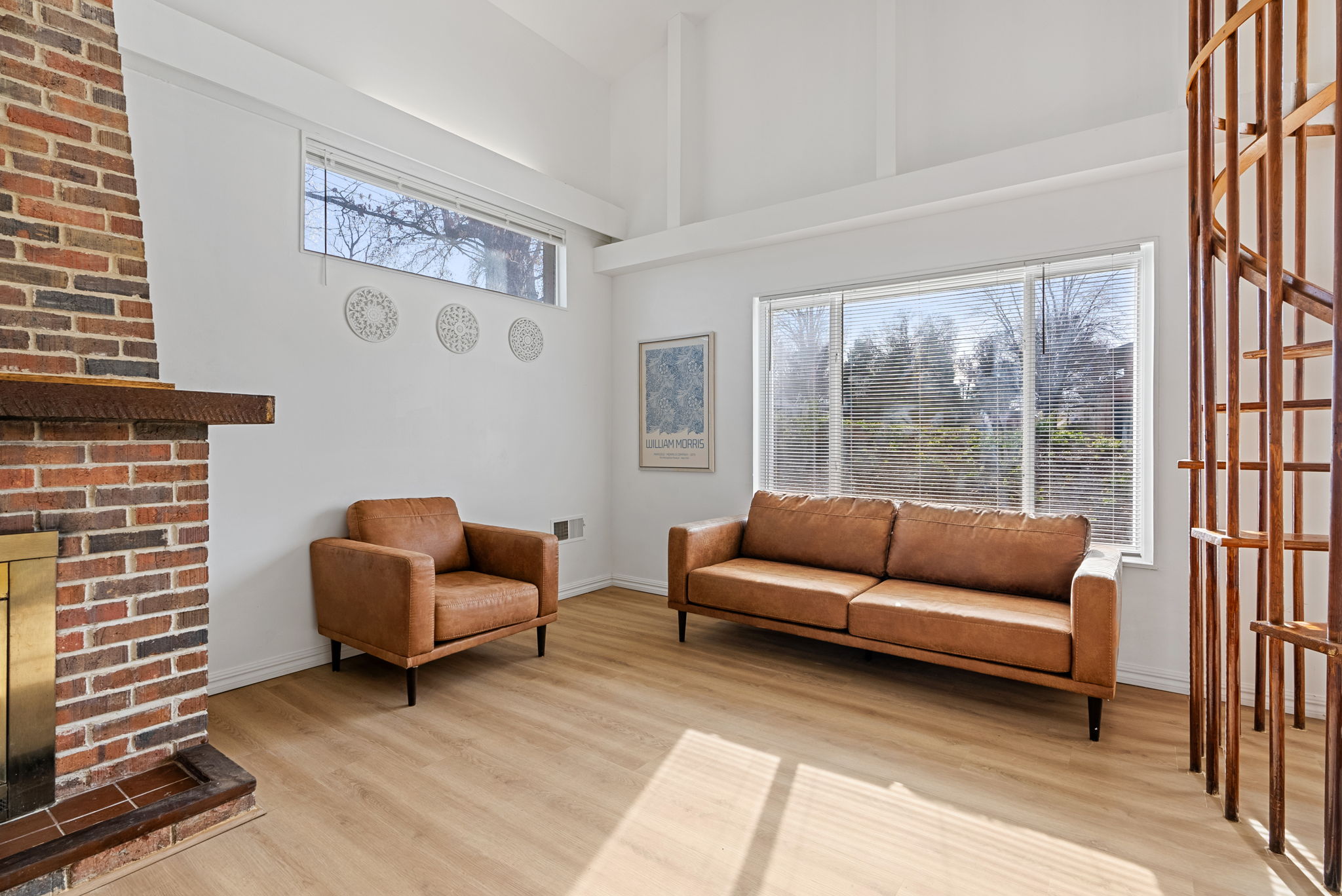 5 Bedrooms Bedrooms, ,4 BathroomsBathrooms,Woodford Rentals,For Rent,1337