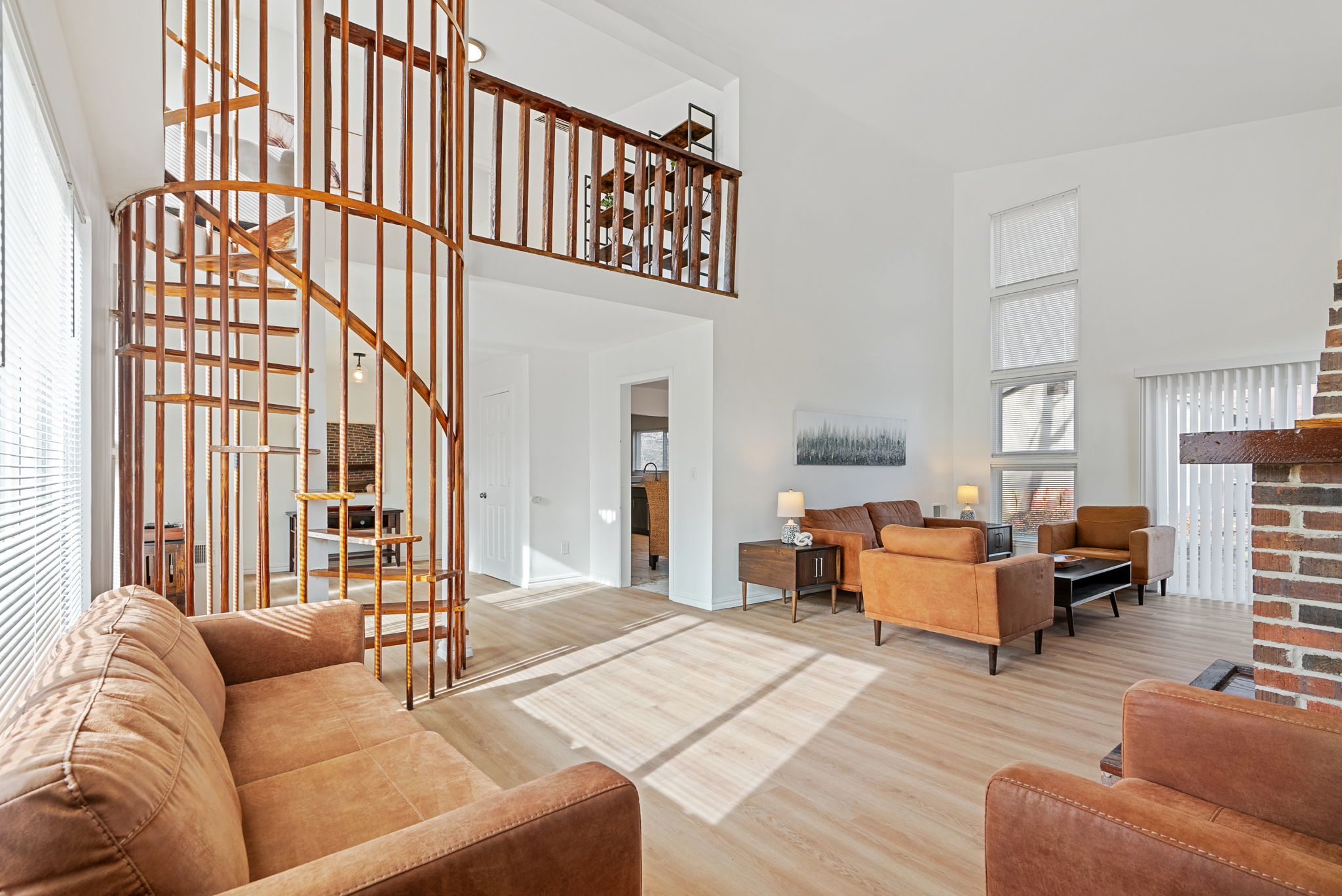 5 Bedrooms Bedrooms, ,4 BathroomsBathrooms,Woodford Rentals,For Rent,1337