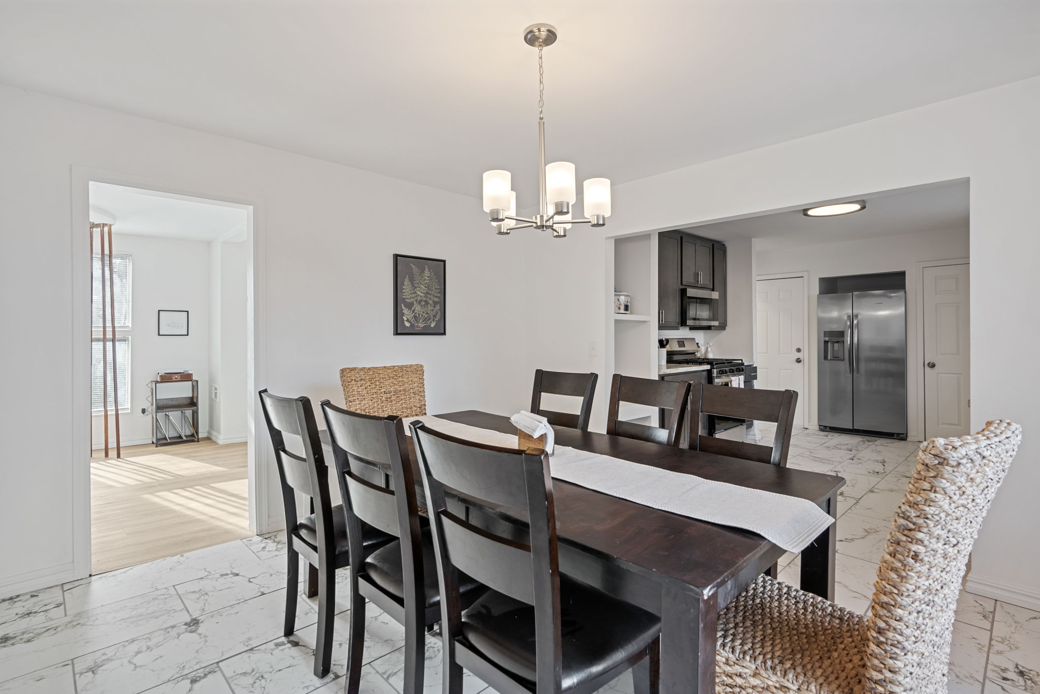 5 Bedrooms Bedrooms, ,4 BathroomsBathrooms,Woodford Rentals,For Rent,1337