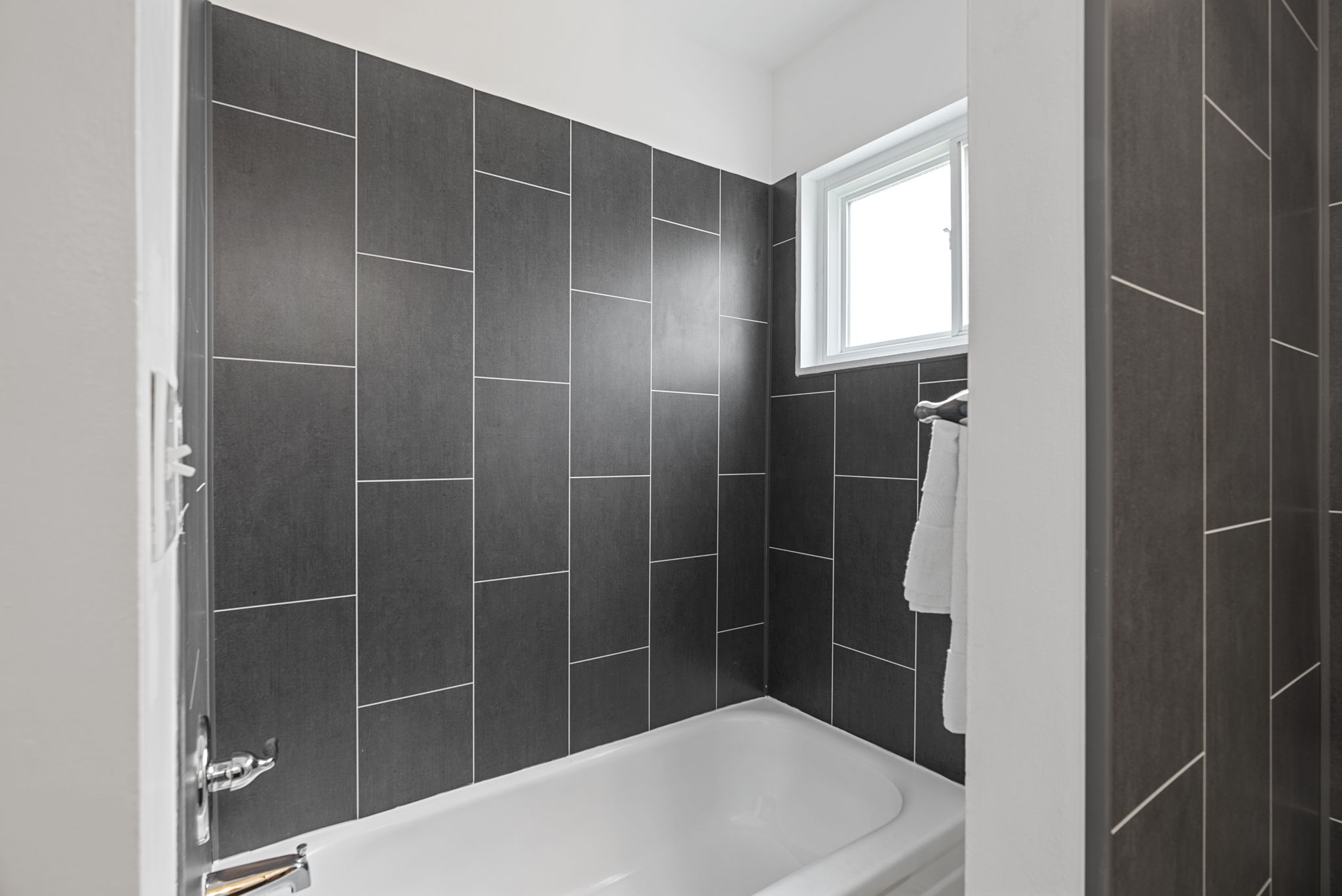 5 Bedrooms Bedrooms, ,4 BathroomsBathrooms,Woodford Rentals,For Rent,1337