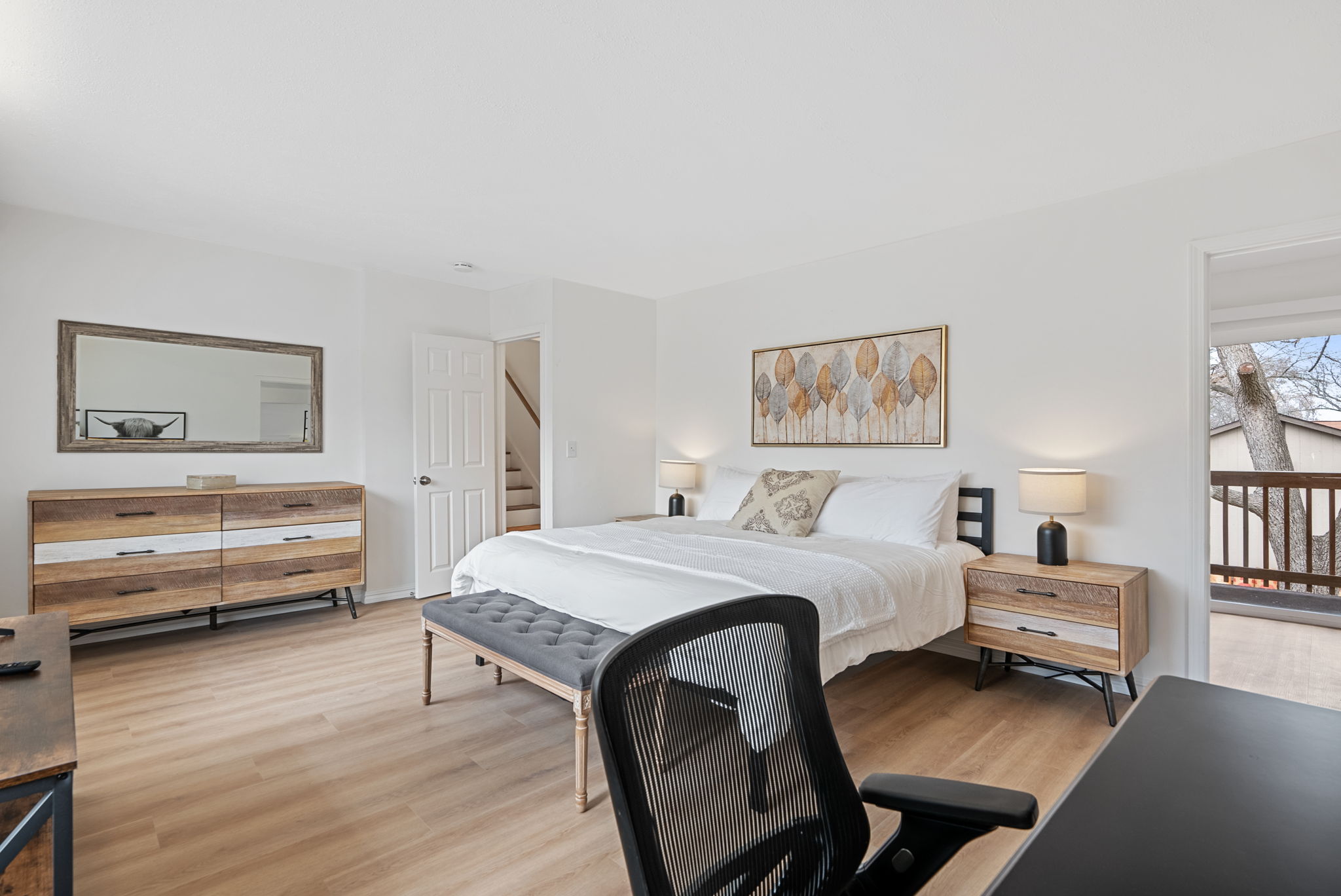 5 Bedrooms Bedrooms, ,4 BathroomsBathrooms,Woodford Rentals,For Rent,1337