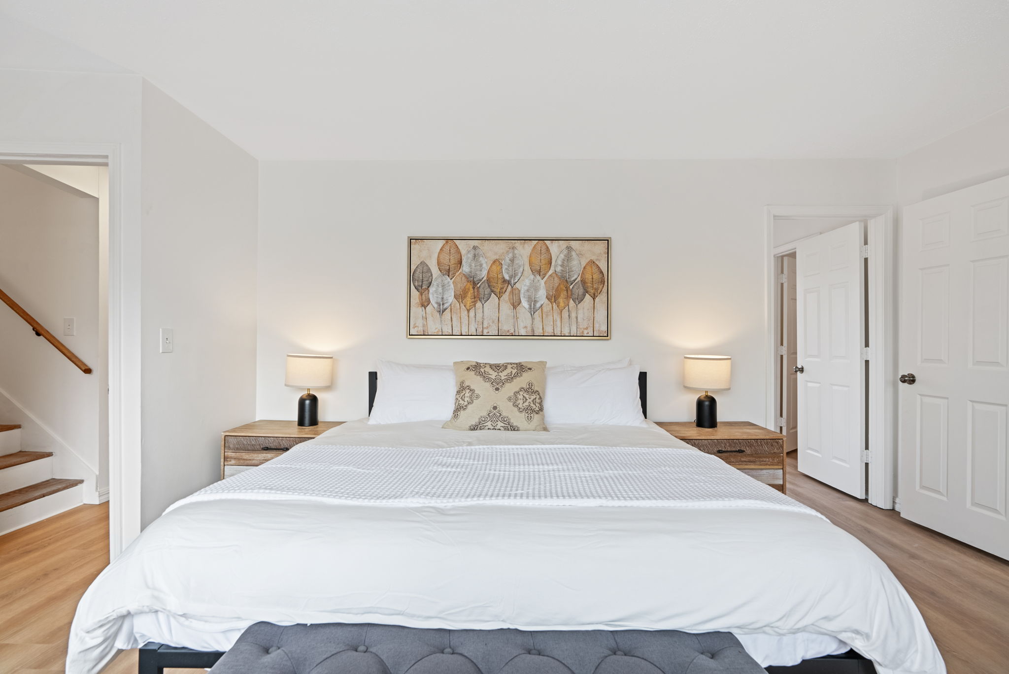 5 Bedrooms Bedrooms, ,4 BathroomsBathrooms,Woodford Rentals,For Rent,1337