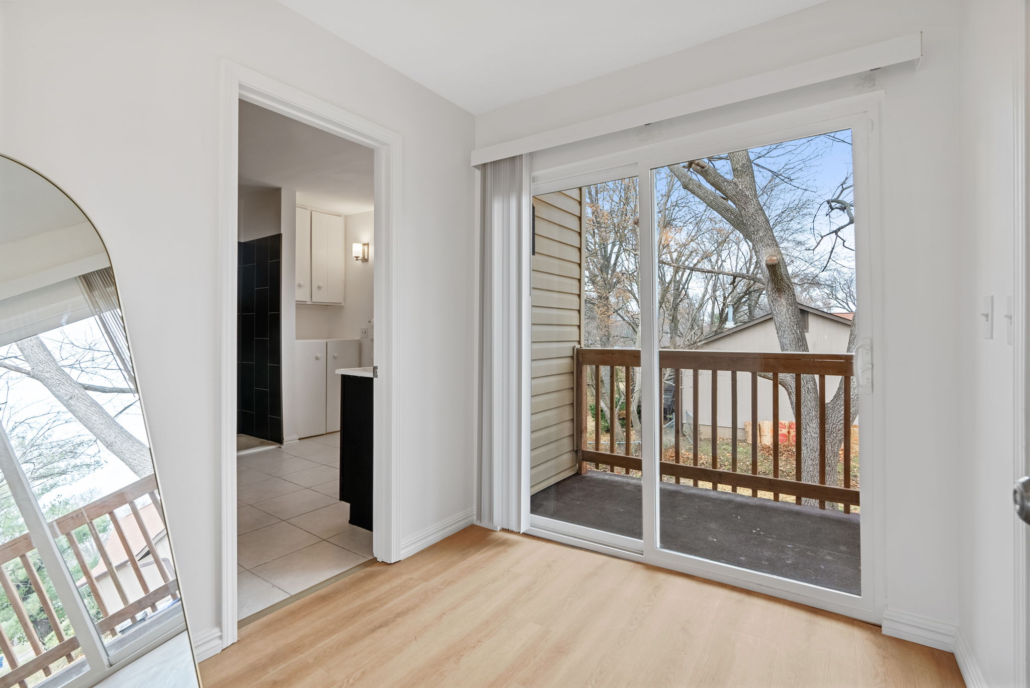 5 Bedrooms Bedrooms, ,4 BathroomsBathrooms,Woodford Rentals,For Rent,1337