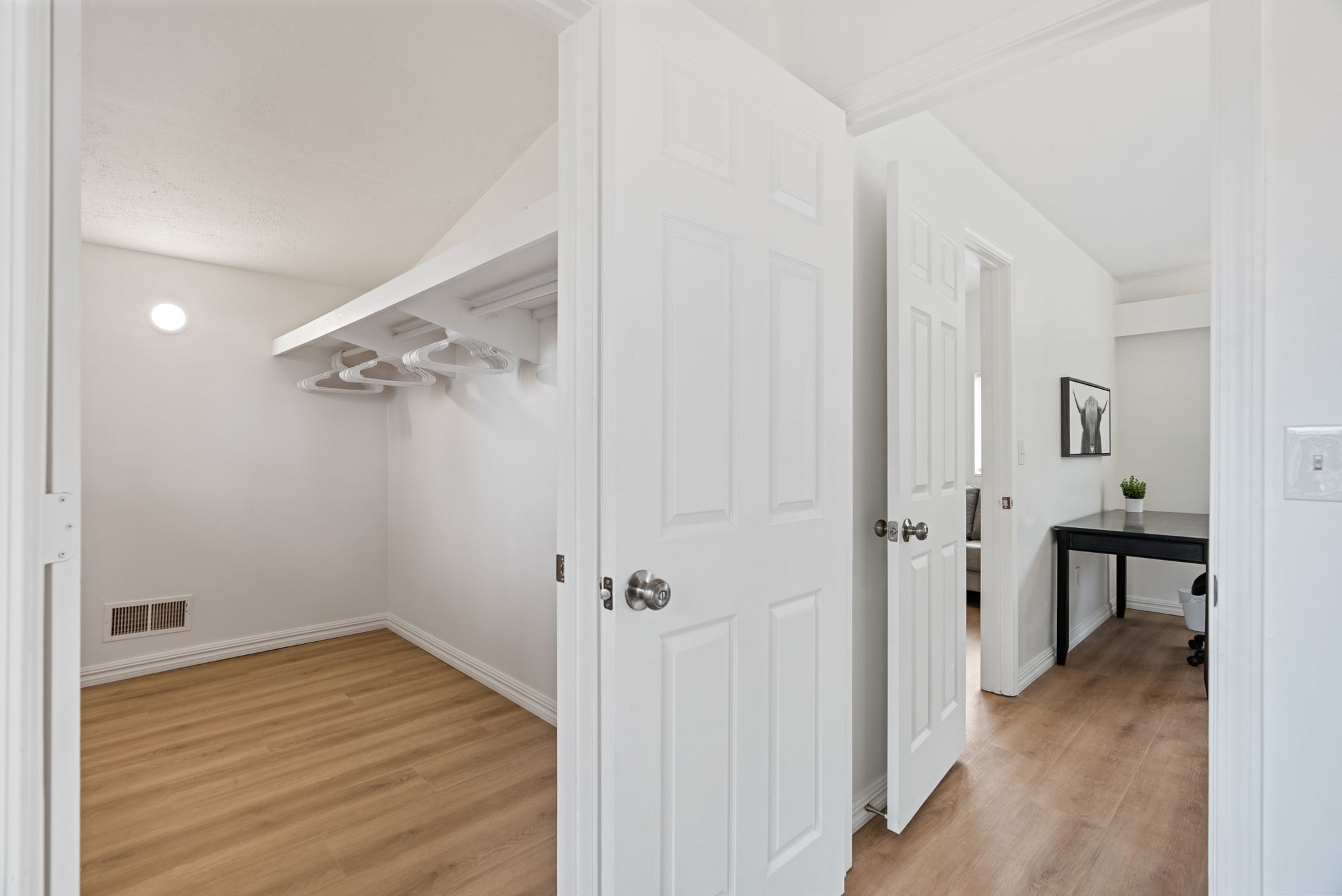 5 Bedrooms Bedrooms, ,4 BathroomsBathrooms,Woodford Rentals,For Rent,1337