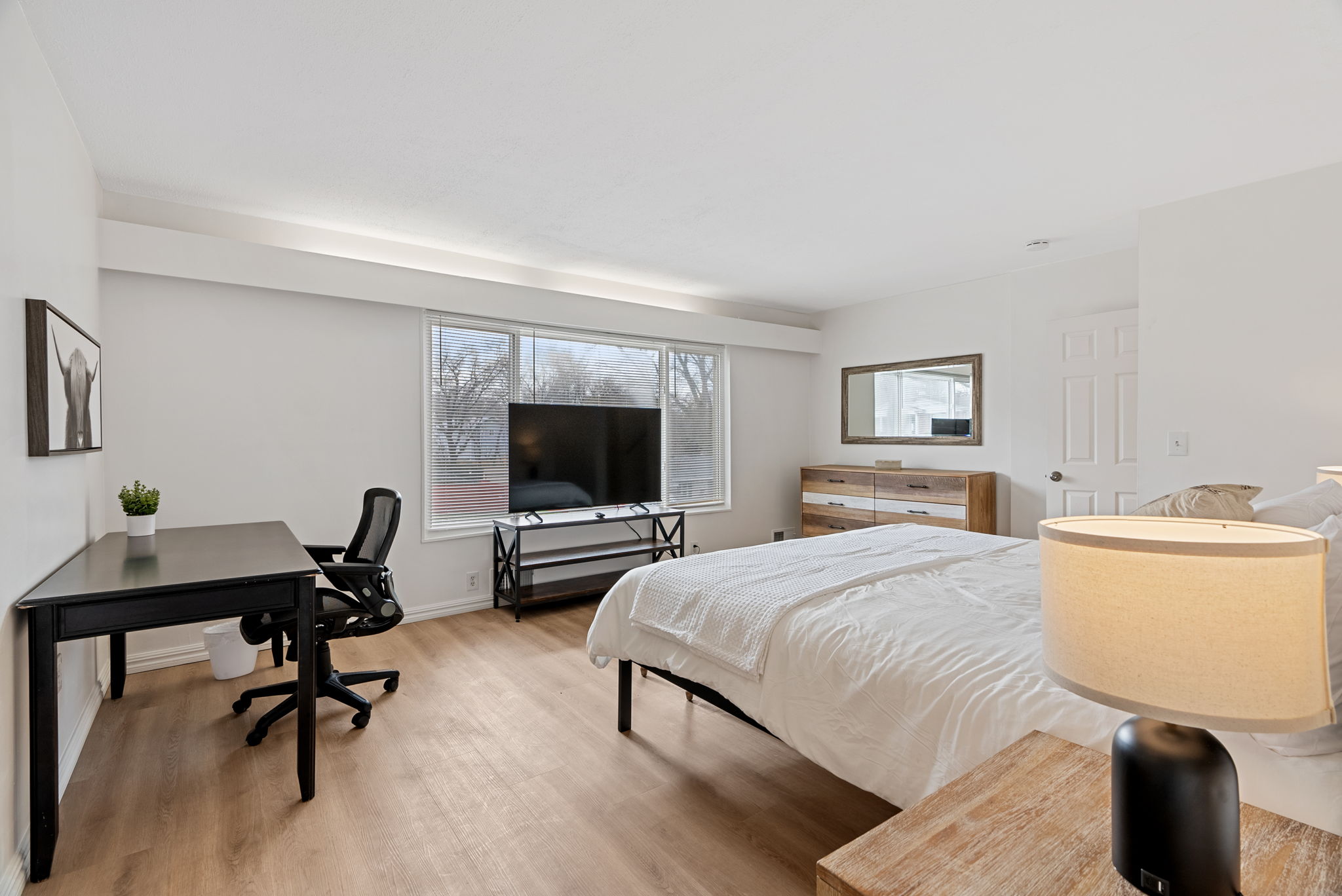 5 Bedrooms Bedrooms, ,4 BathroomsBathrooms,Woodford Rentals,For Rent,1337