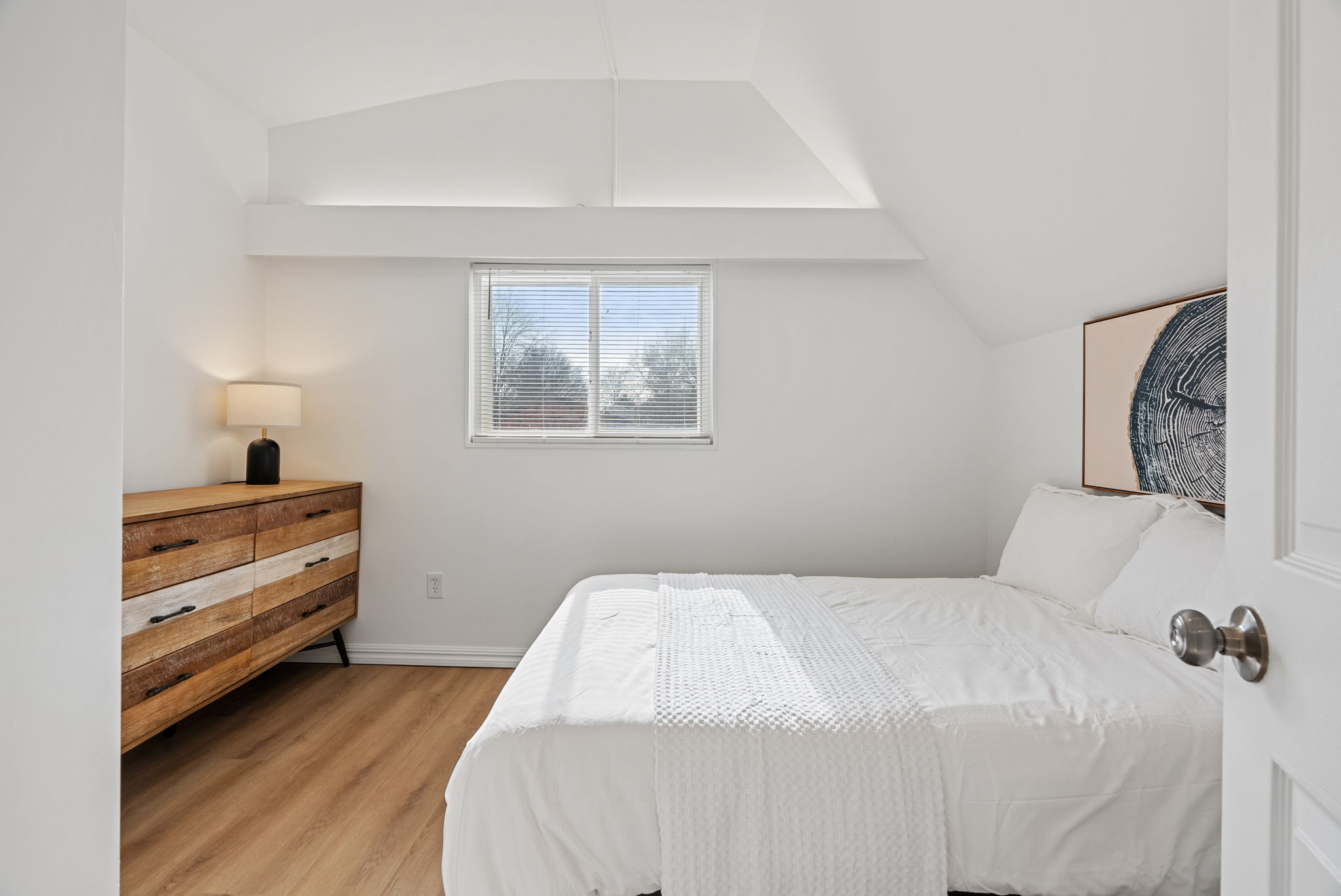 5 Bedrooms Bedrooms, ,4 BathroomsBathrooms,Woodford Rentals,For Rent,1337