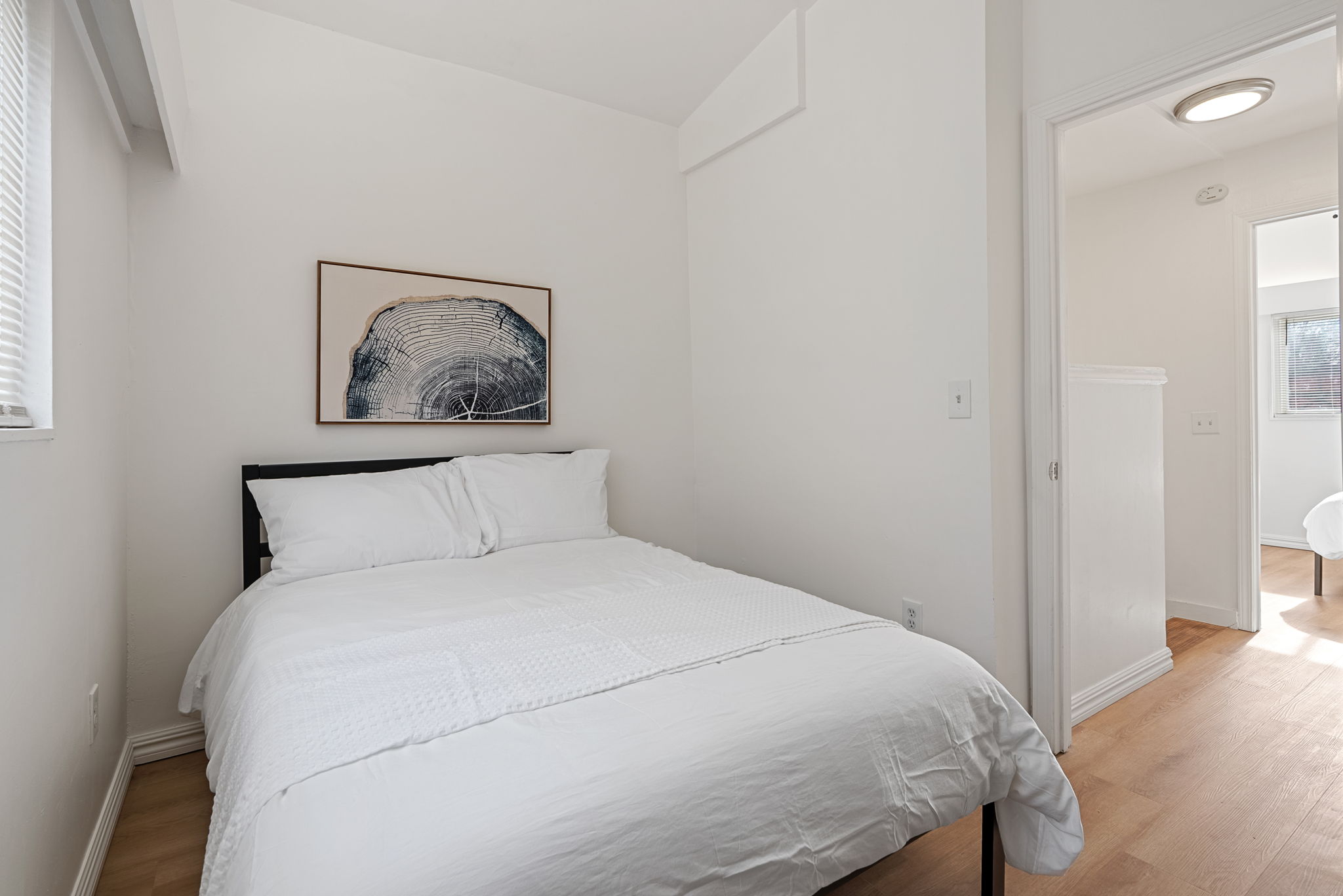 5 Bedrooms Bedrooms, ,4 BathroomsBathrooms,Woodford Rentals,For Rent,1337