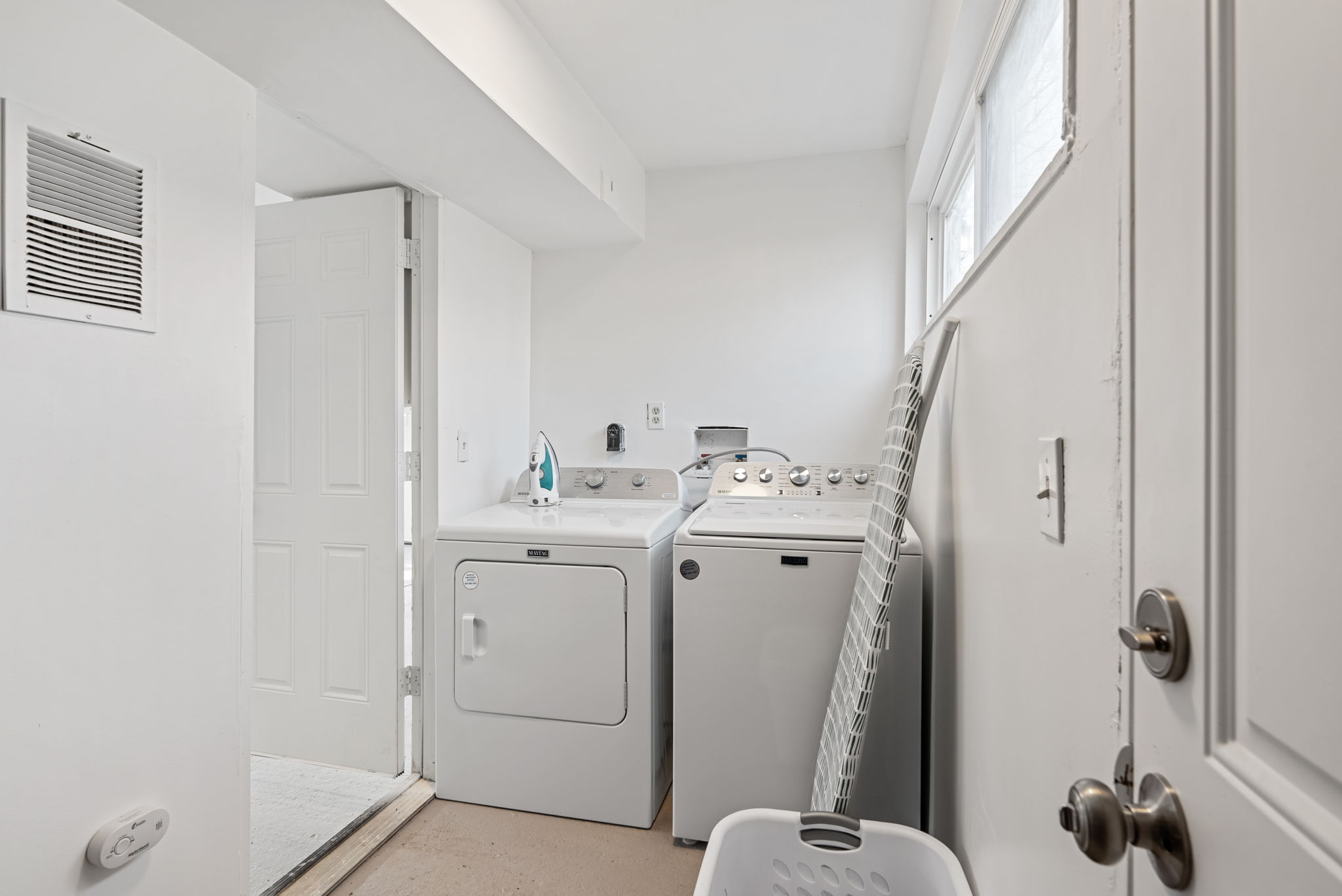 5 Bedrooms Bedrooms, ,4 BathroomsBathrooms,Woodford Rentals,For Rent,1337