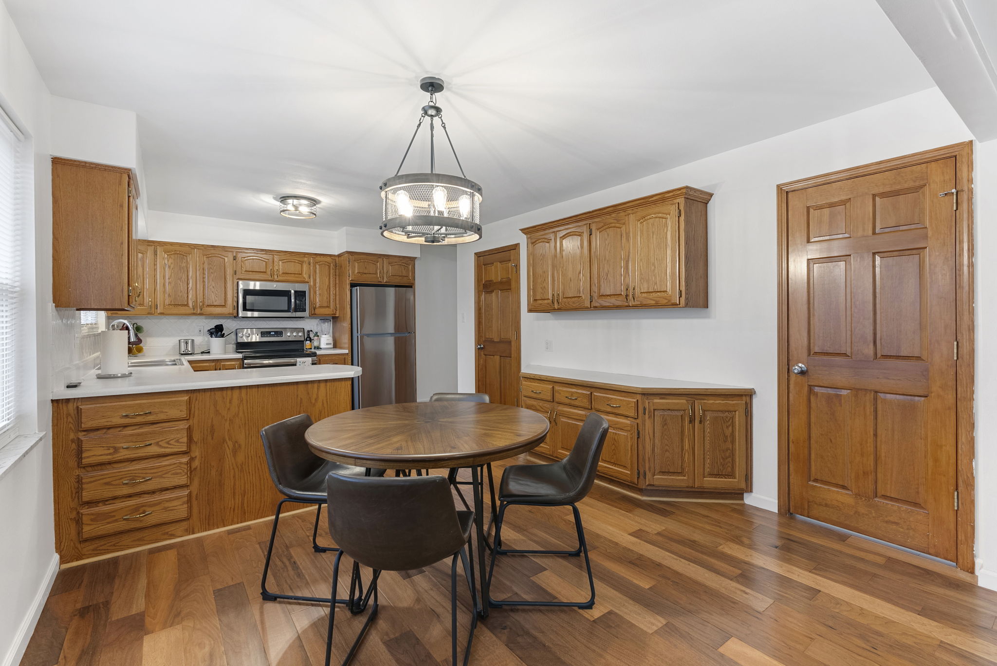 5 Bedrooms Bedrooms, ,3 BathroomsBathrooms,Woodford Rentals,For Rent,1338